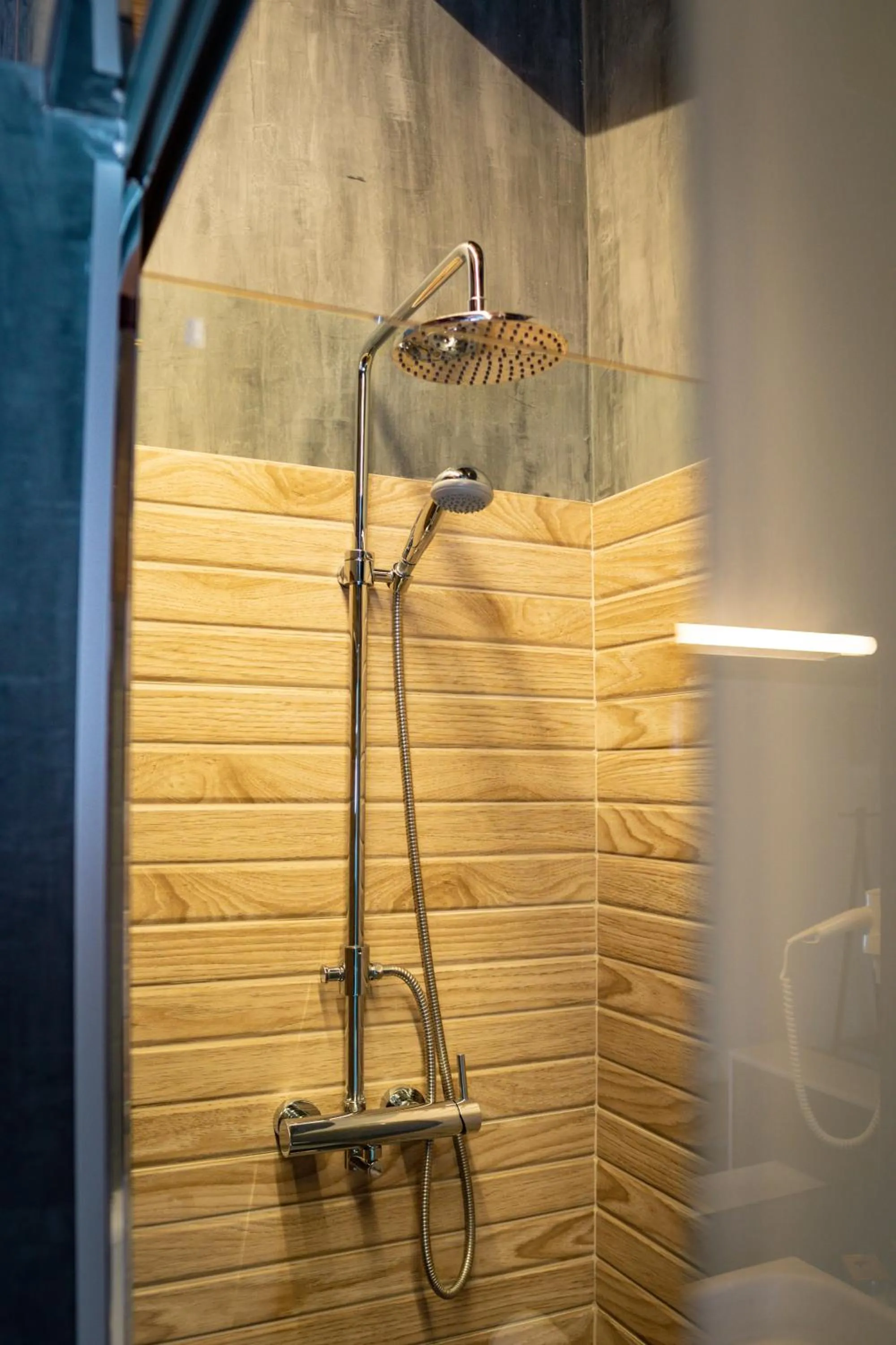 Shower in Hotel Mas Mariassa