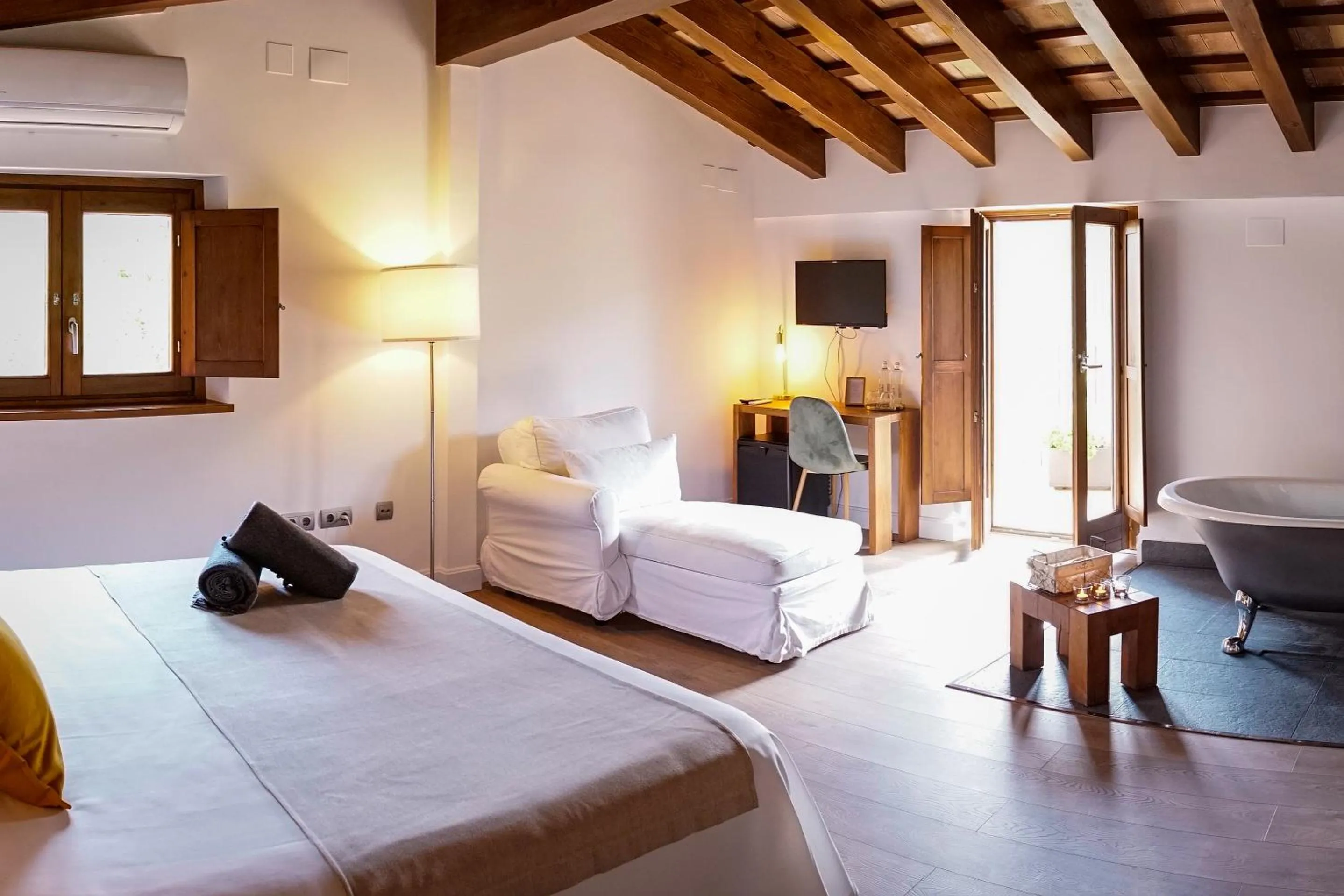 Bed in Hotel Mas Mariassa