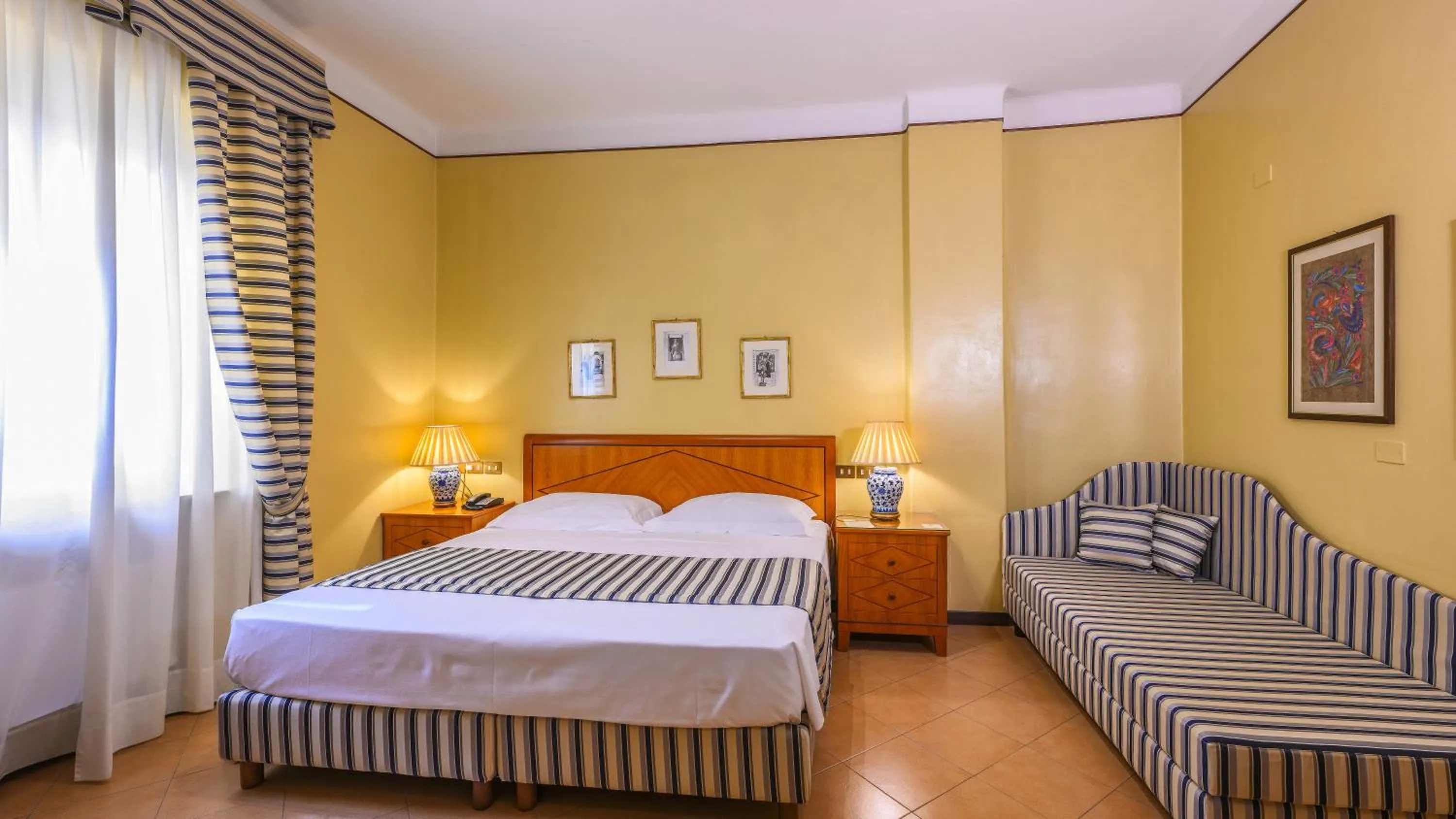 Photo of the whole room, Bed in Albergo Reggio