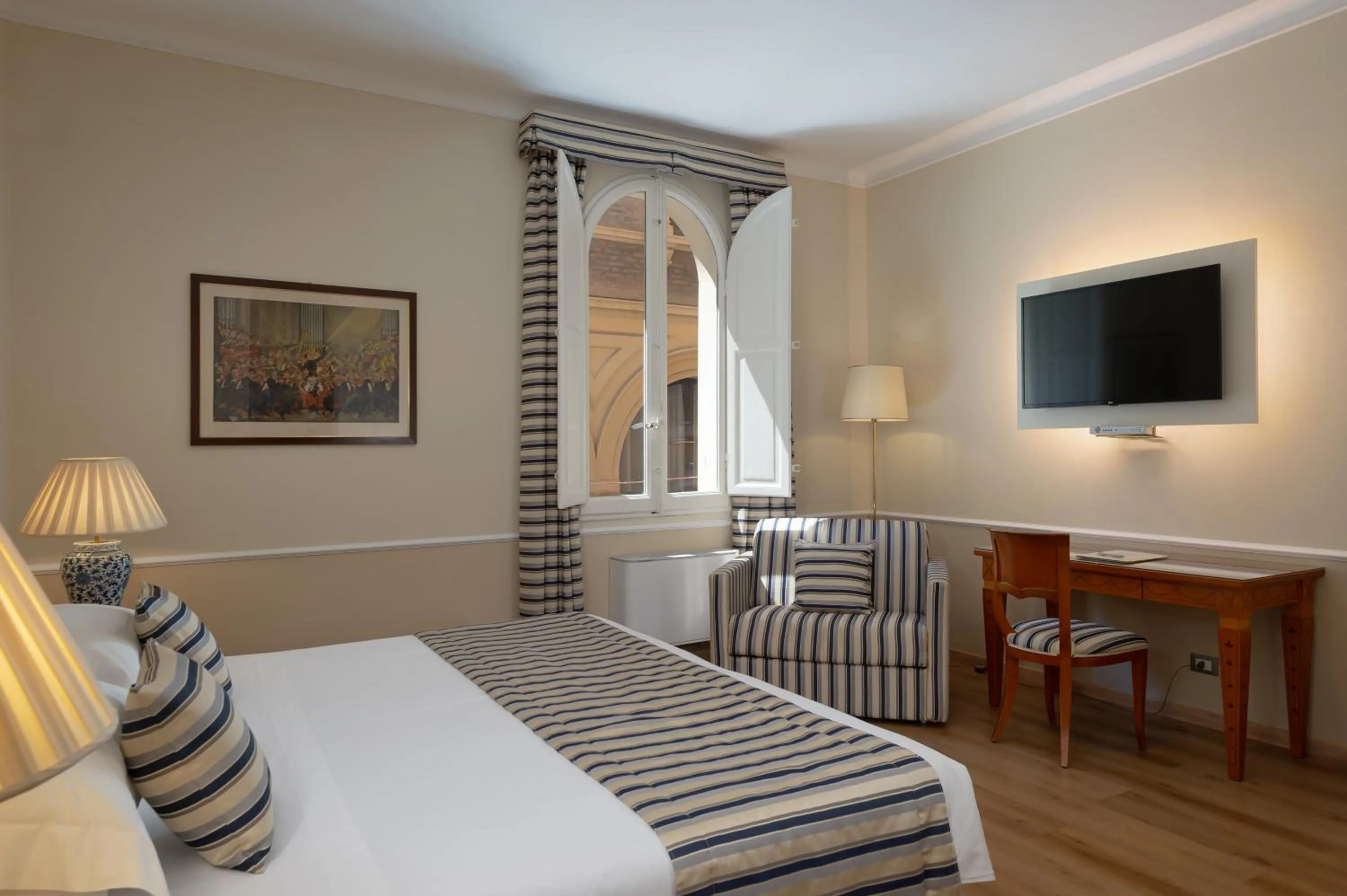 Photo of the whole room, Bed in Albergo Reggio