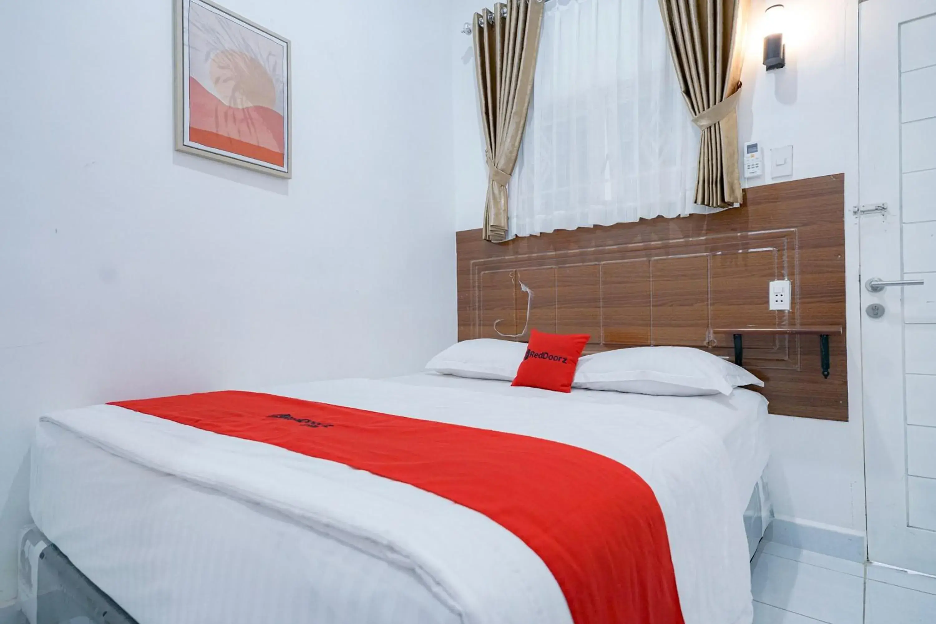 Bedroom, Bed in RedDoorz near Pantai Pandan Sibolga Bedroom, Bed in RedDoorz near Pantai Pandan Sibolga
