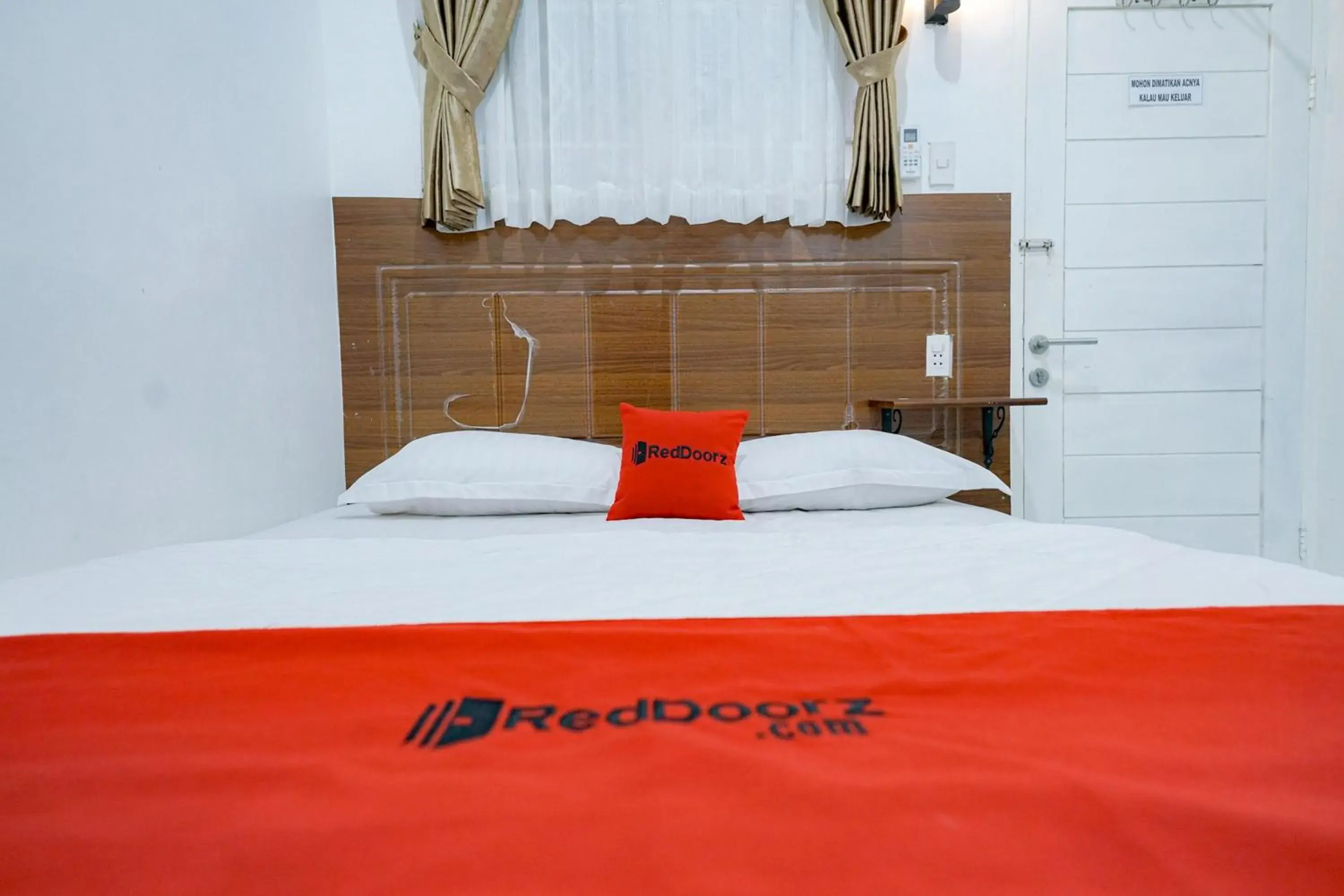 RedDoorz near Pantai Pandan Sibolga RedDoorz near Pantai Pandan Sibolga