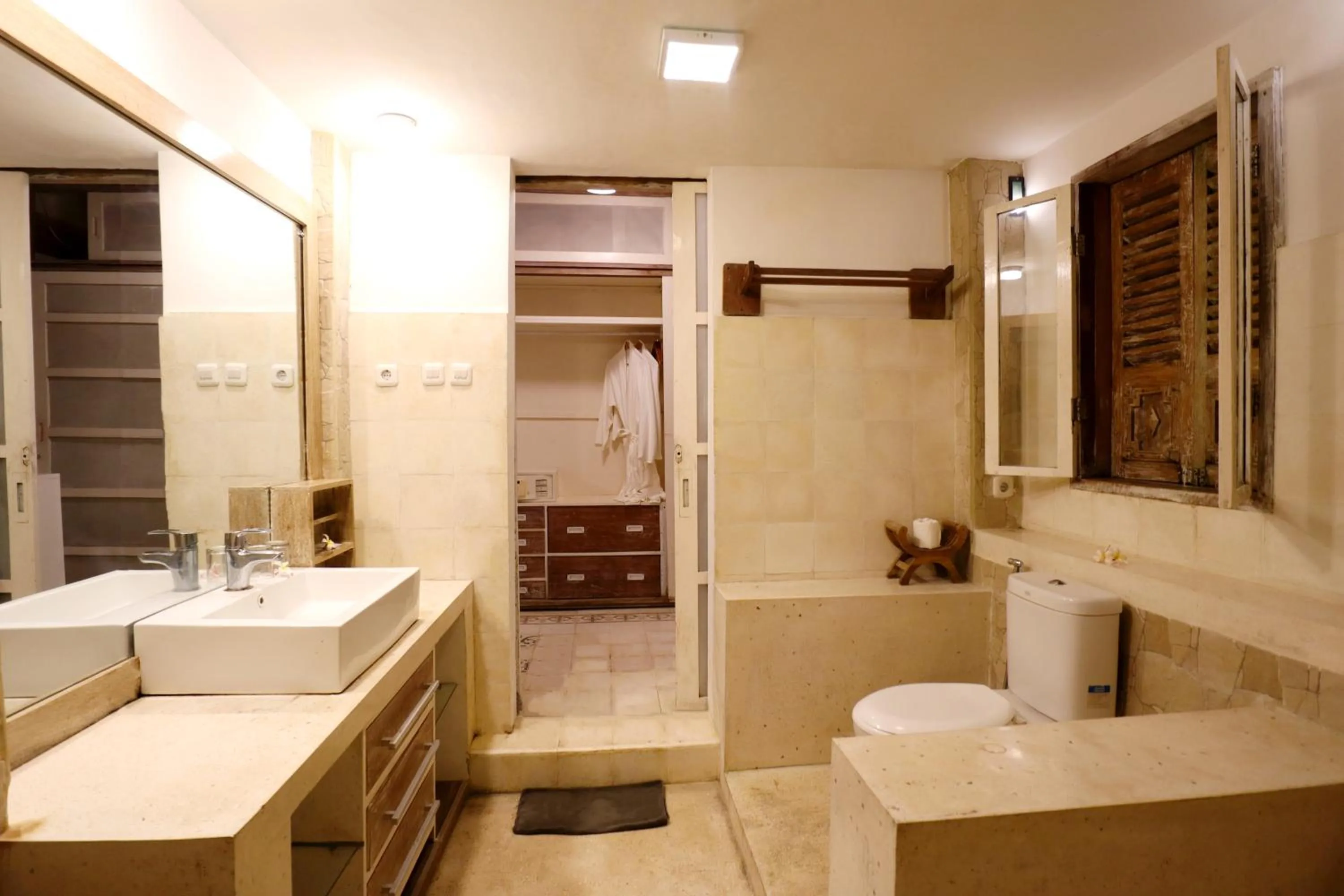 Shower in Aventus Resort Ubud