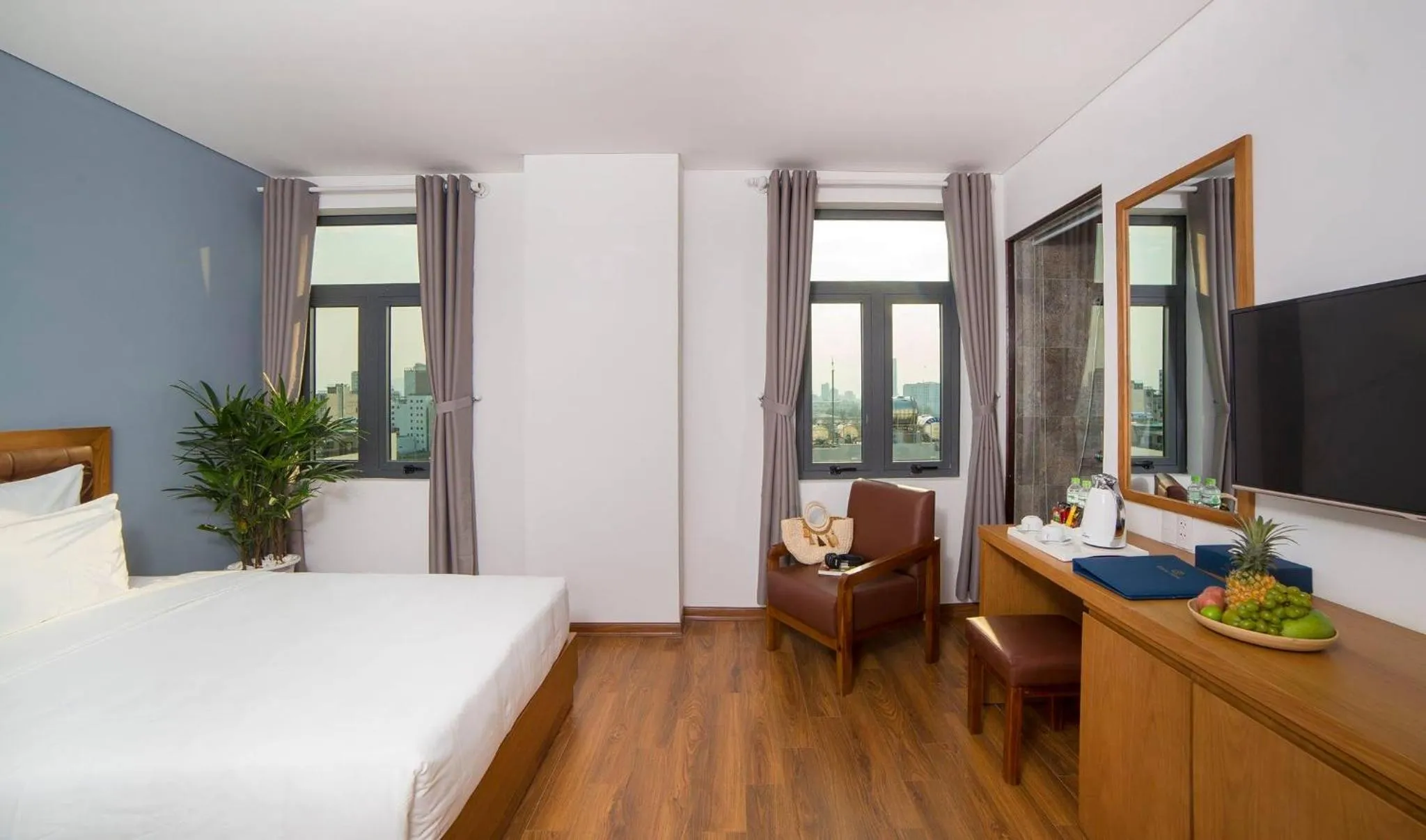 View (from property/room), Bed in Hai Trieu Hotel