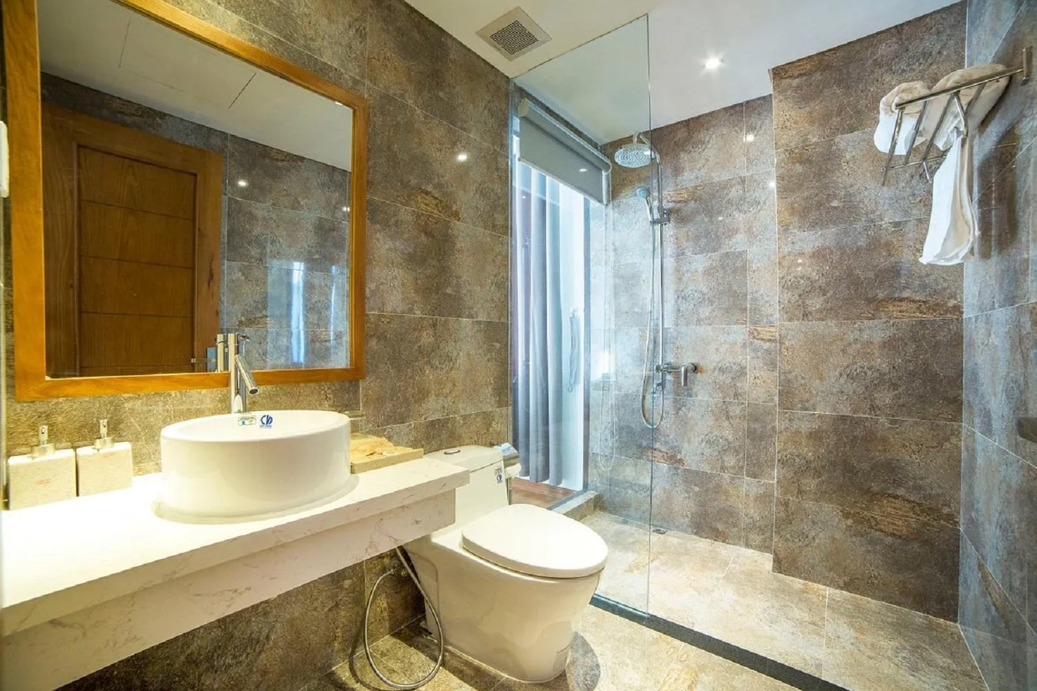 Bathroom in Hai Trieu Hotel