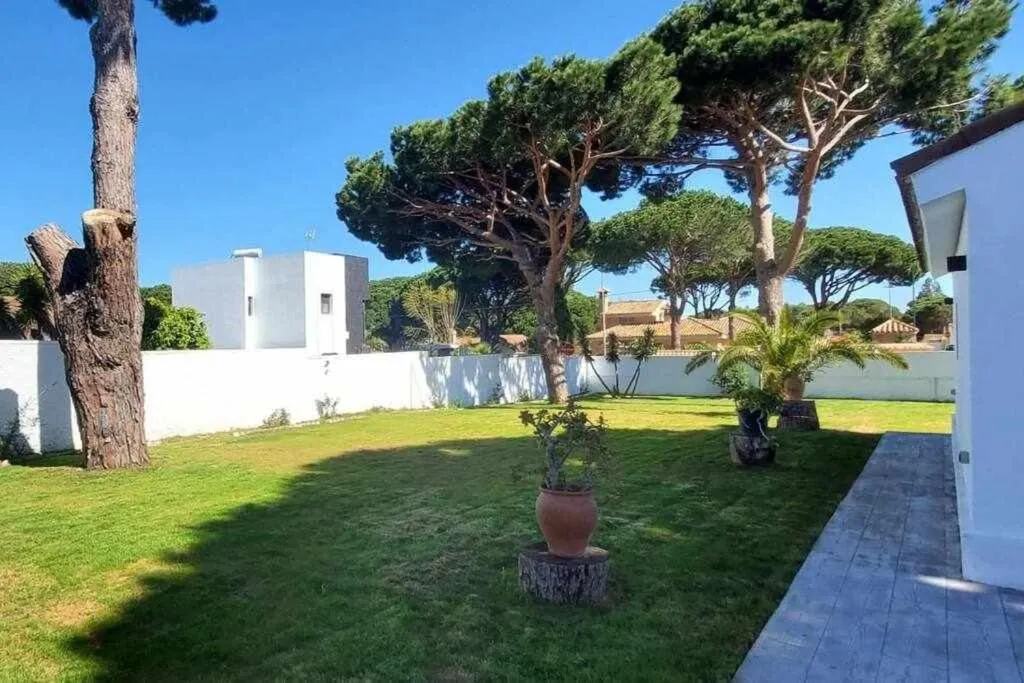 Villa Yoli 26 con Piscina y Jardin cerca de la Playa