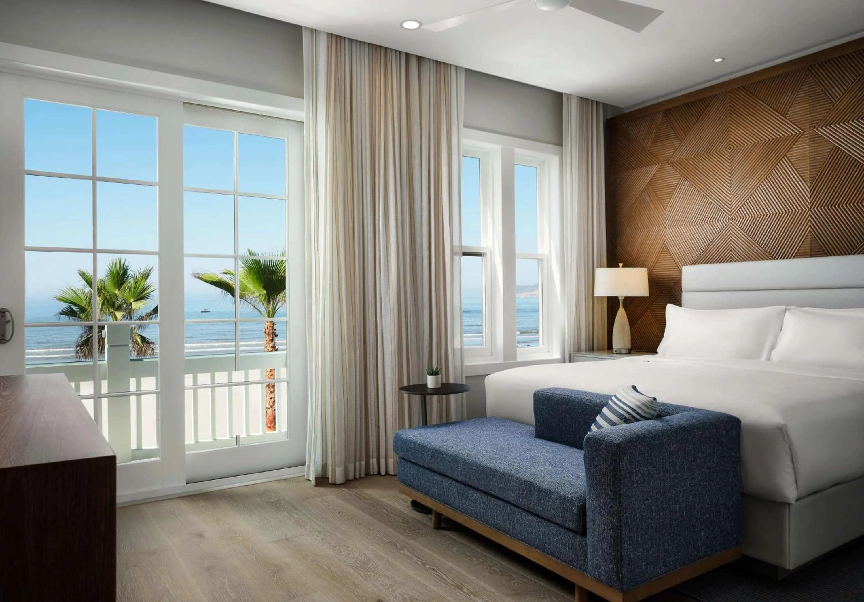 Living room, Bed in Shore House at The Del, LXR Hotels & Resorts