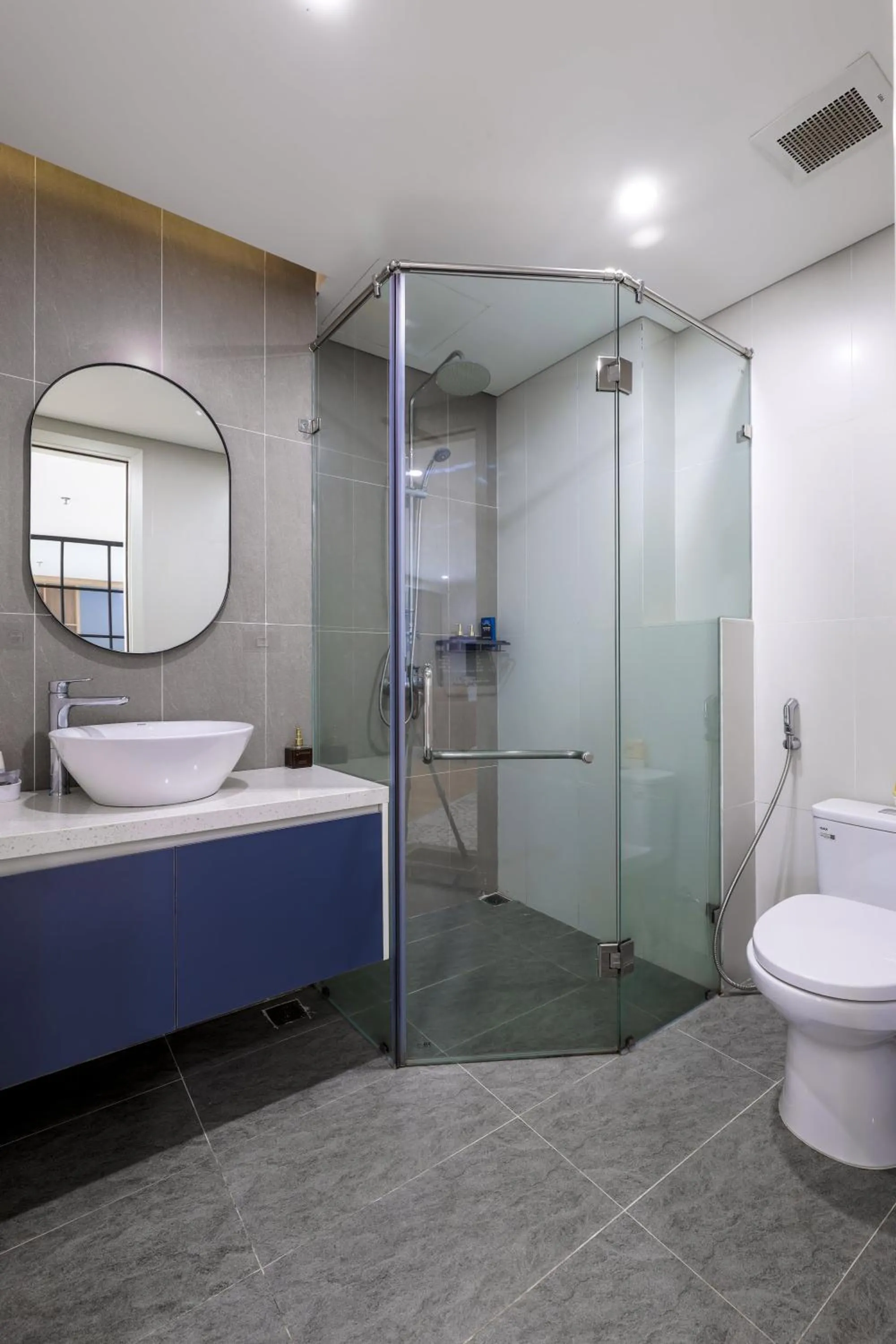 Shower in LAGOM APARTMENT AND HOTEL