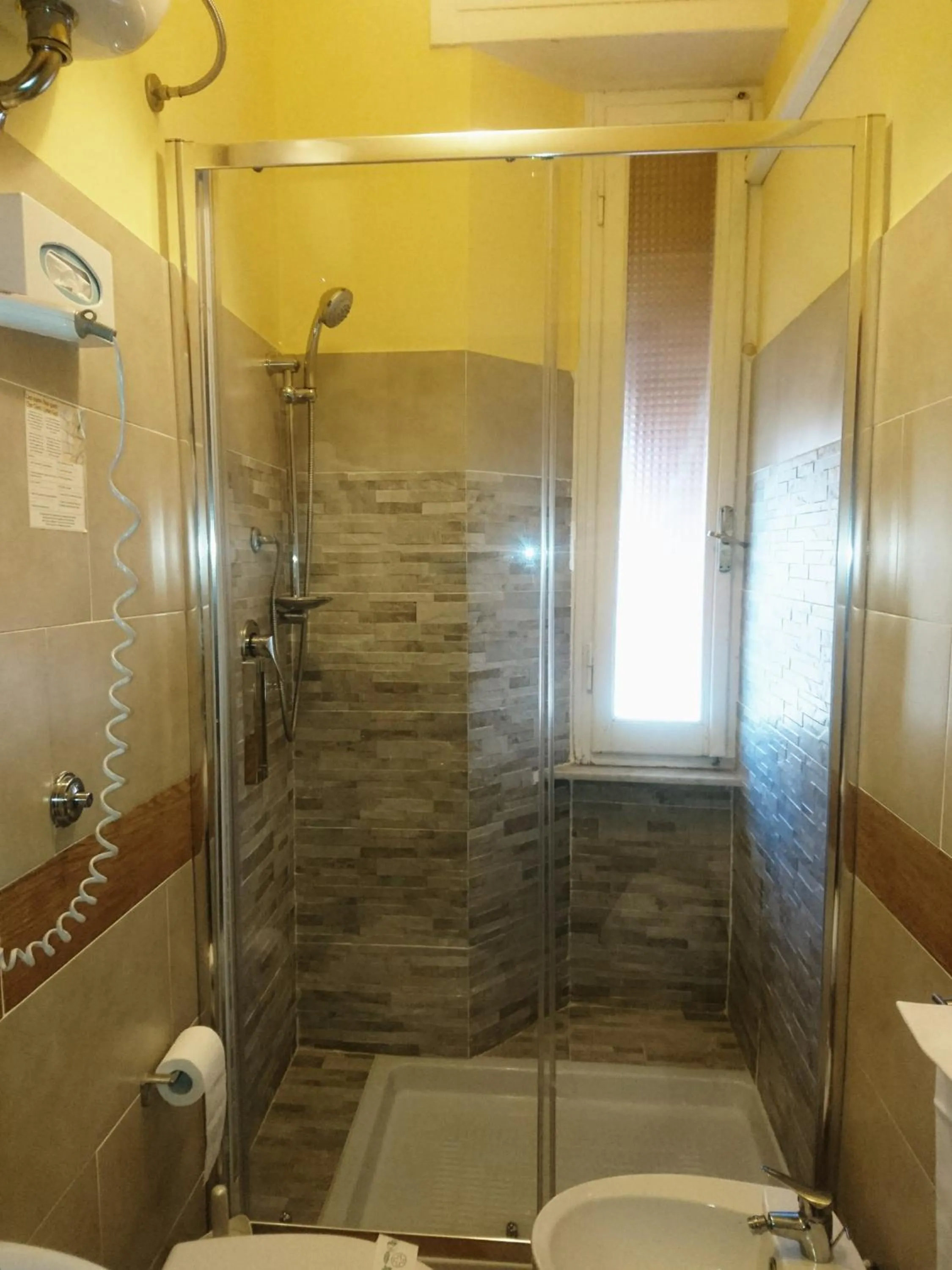 Giappone Inn Parking Hotel