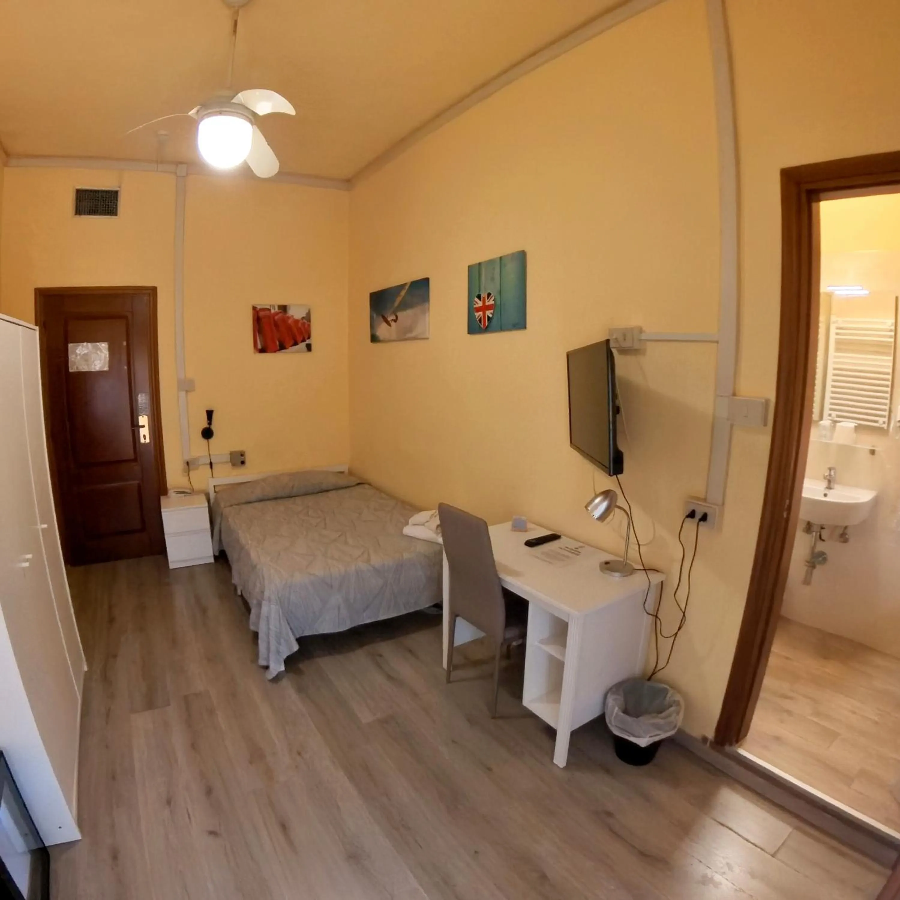 Bedroom, Bed in Giappone Inn Parking Hotel