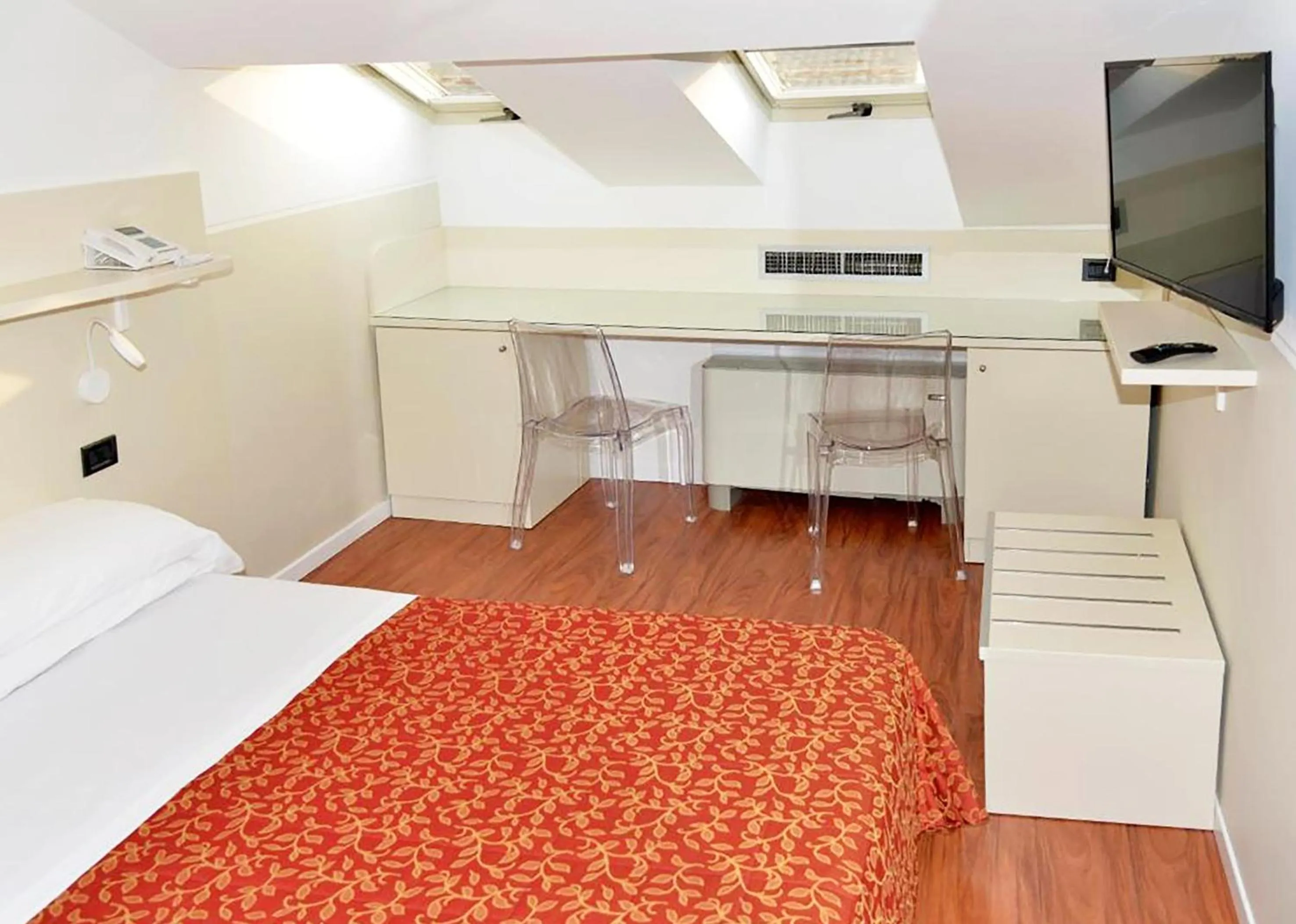 Bed in Hotel Amadeus