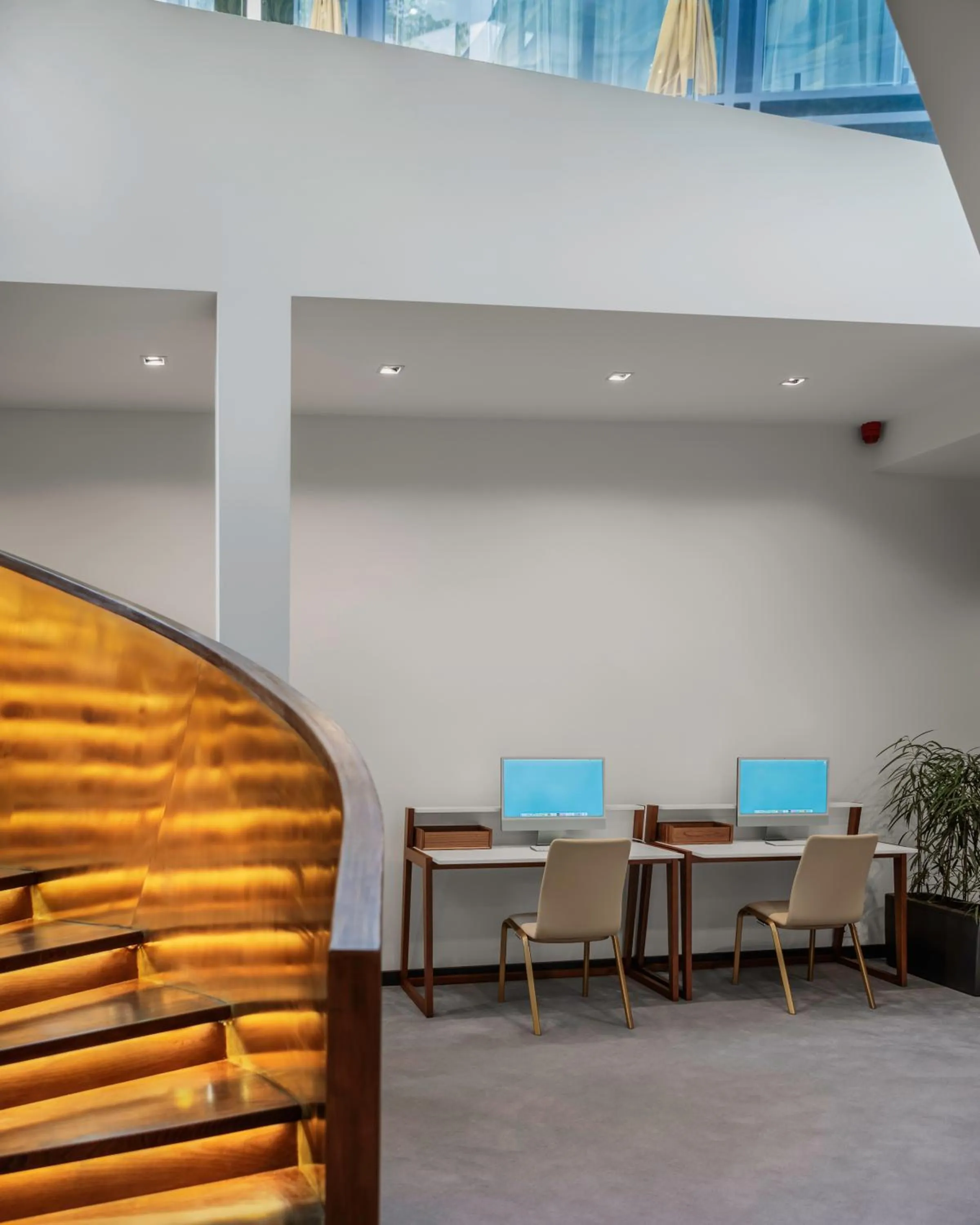 Business facilities in Glarros OldTown