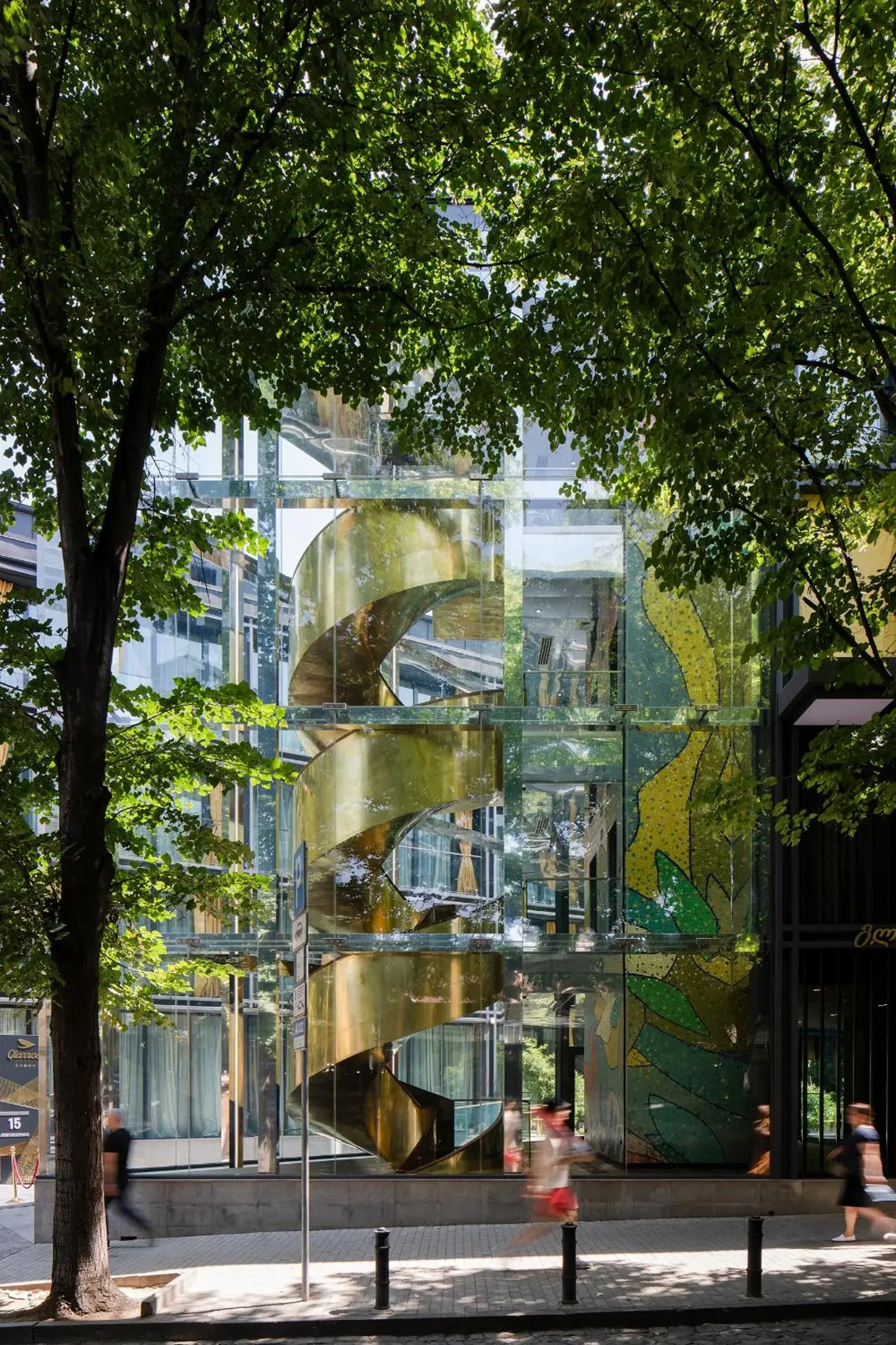 Property building in Glarros OldTown Property building in Glarros OldTown