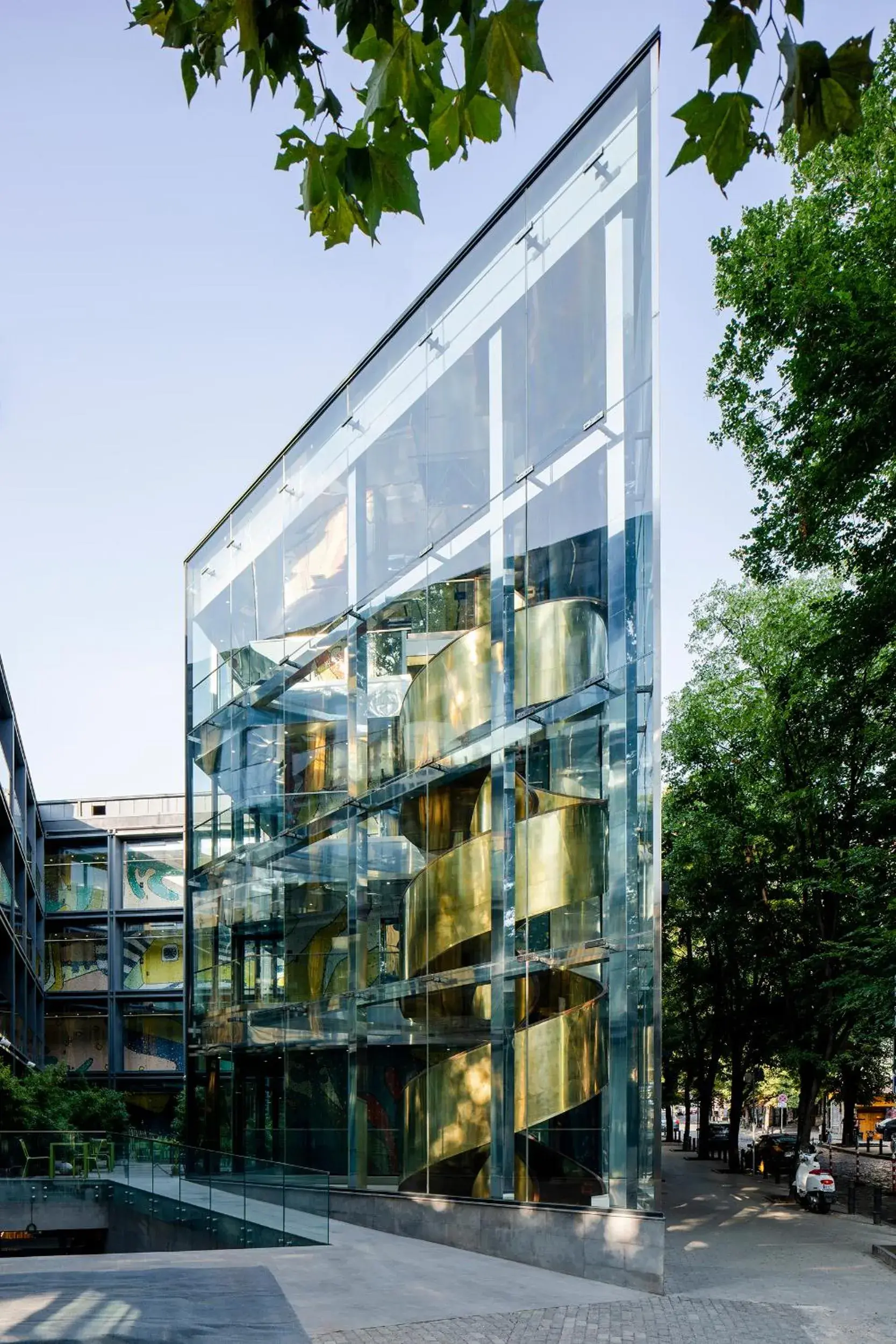 Property building in Glarros OldTown Property building in Glarros OldTown