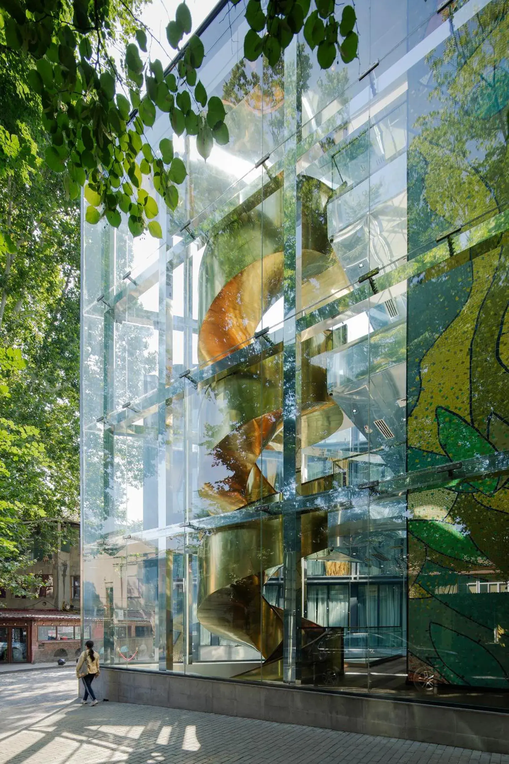 Property building in Glarros OldTown Property building in Glarros OldTown