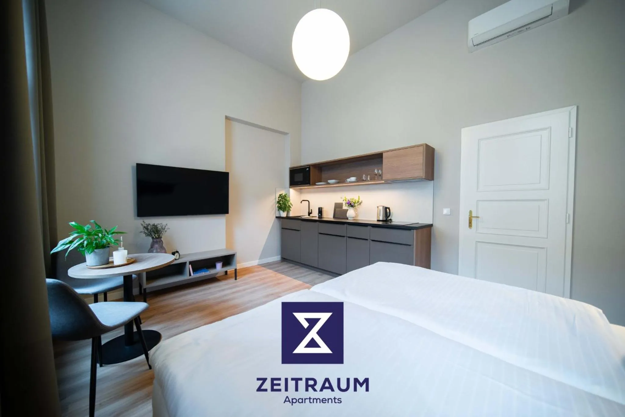 Bed in Karl BY ZEITRAUM