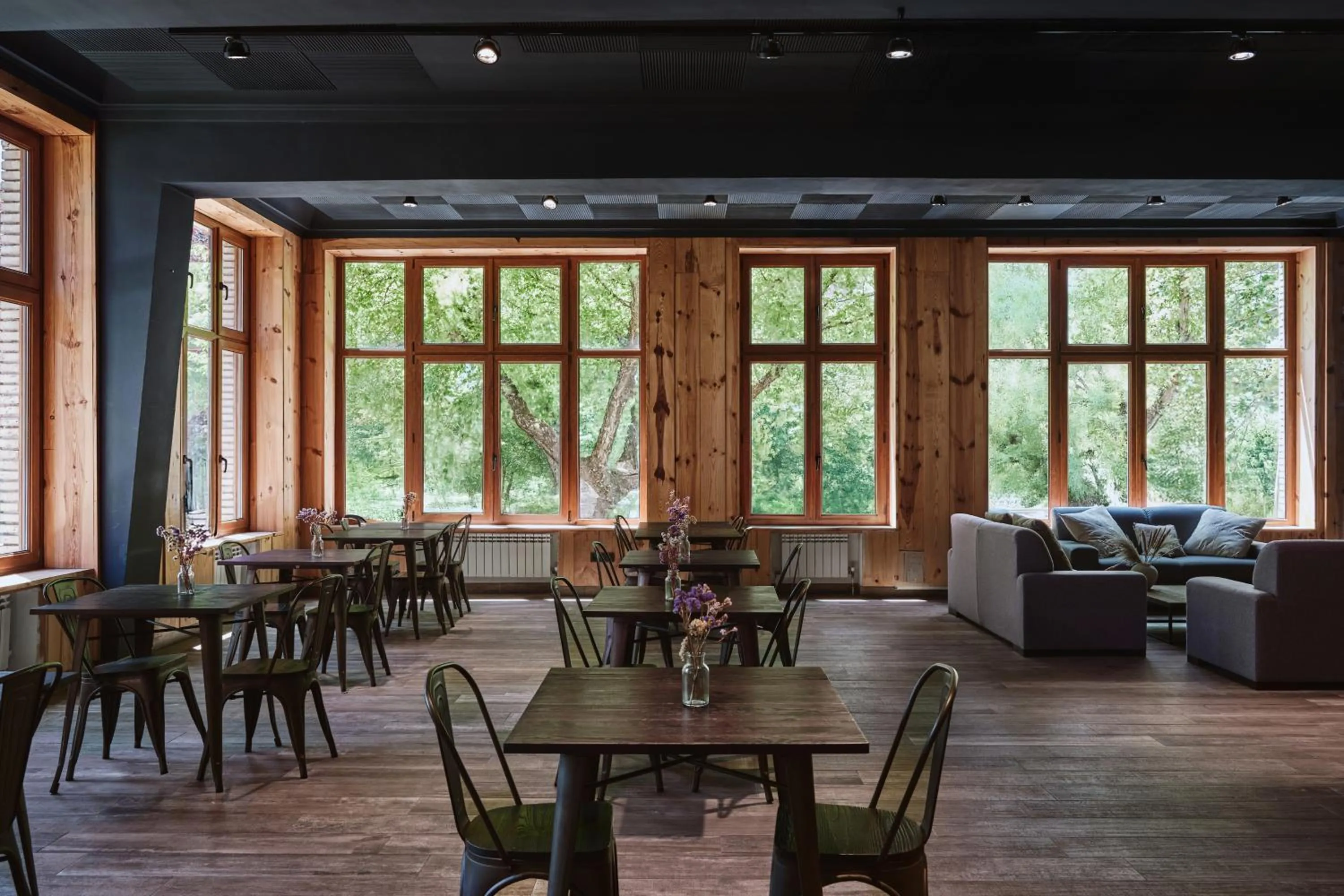 Restaurant/places to eat in Hotel MET Pamplona