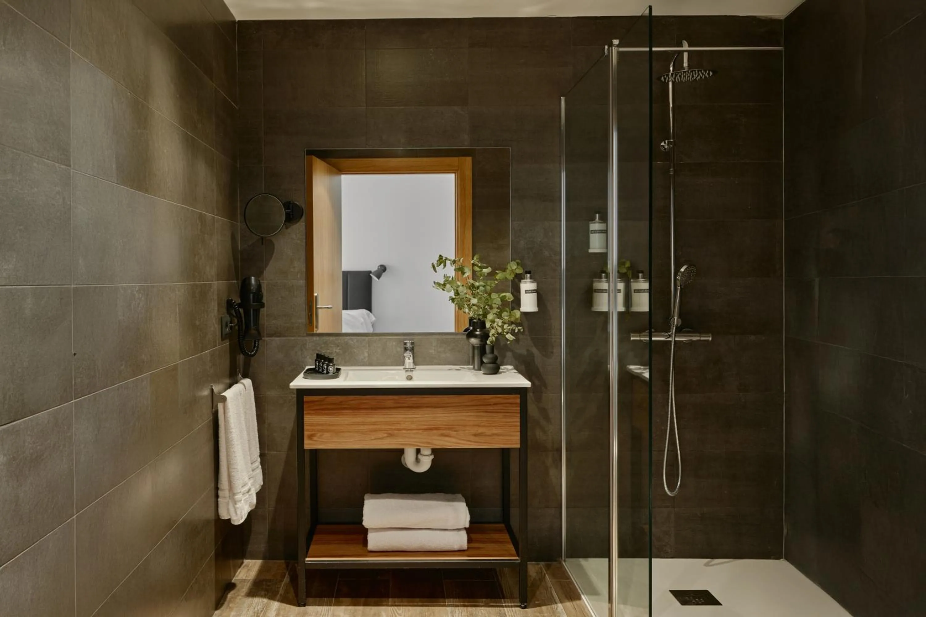 Shower in Hotel MET Pamplona