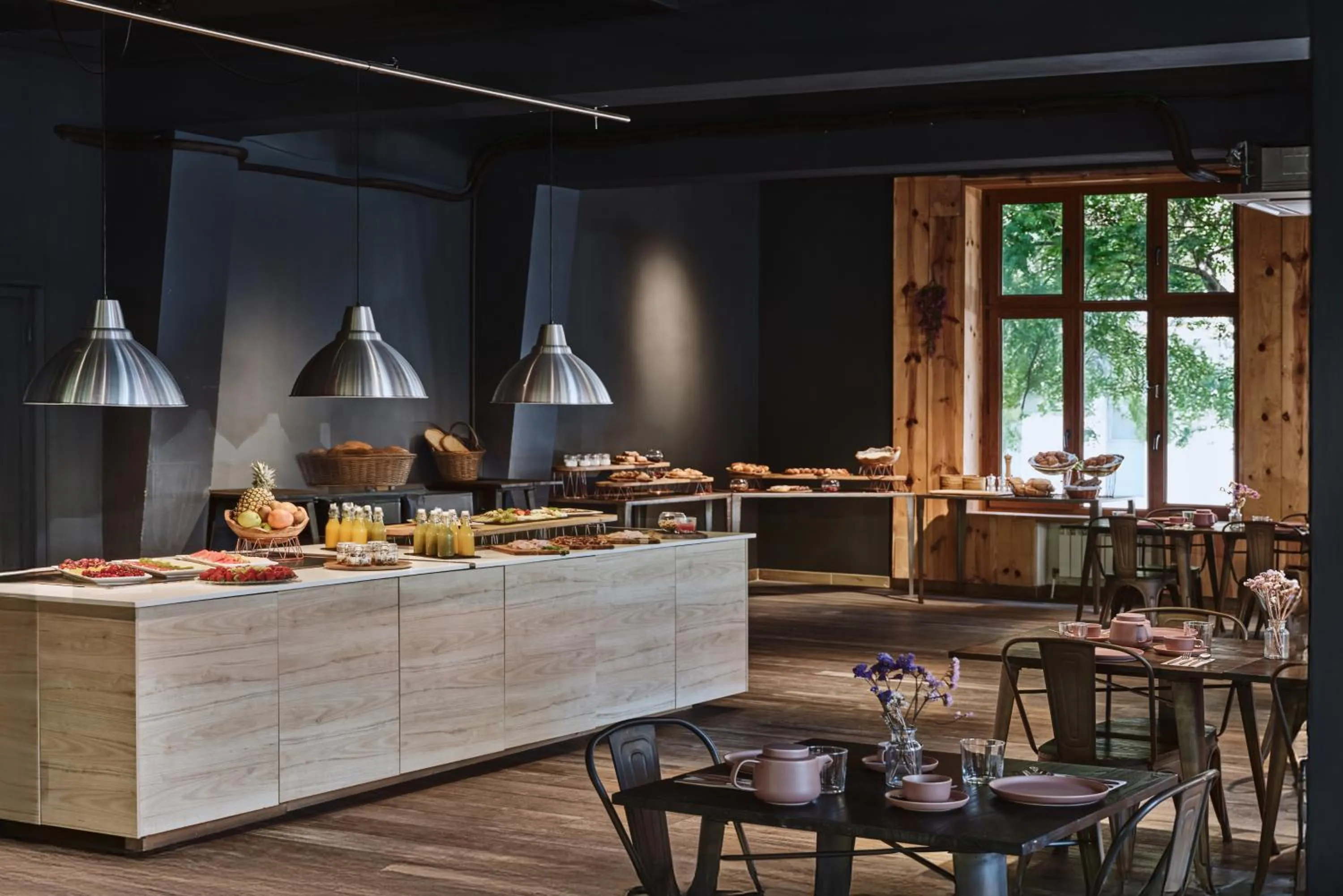 Restaurant/places to eat in Hotel MET Pamplona