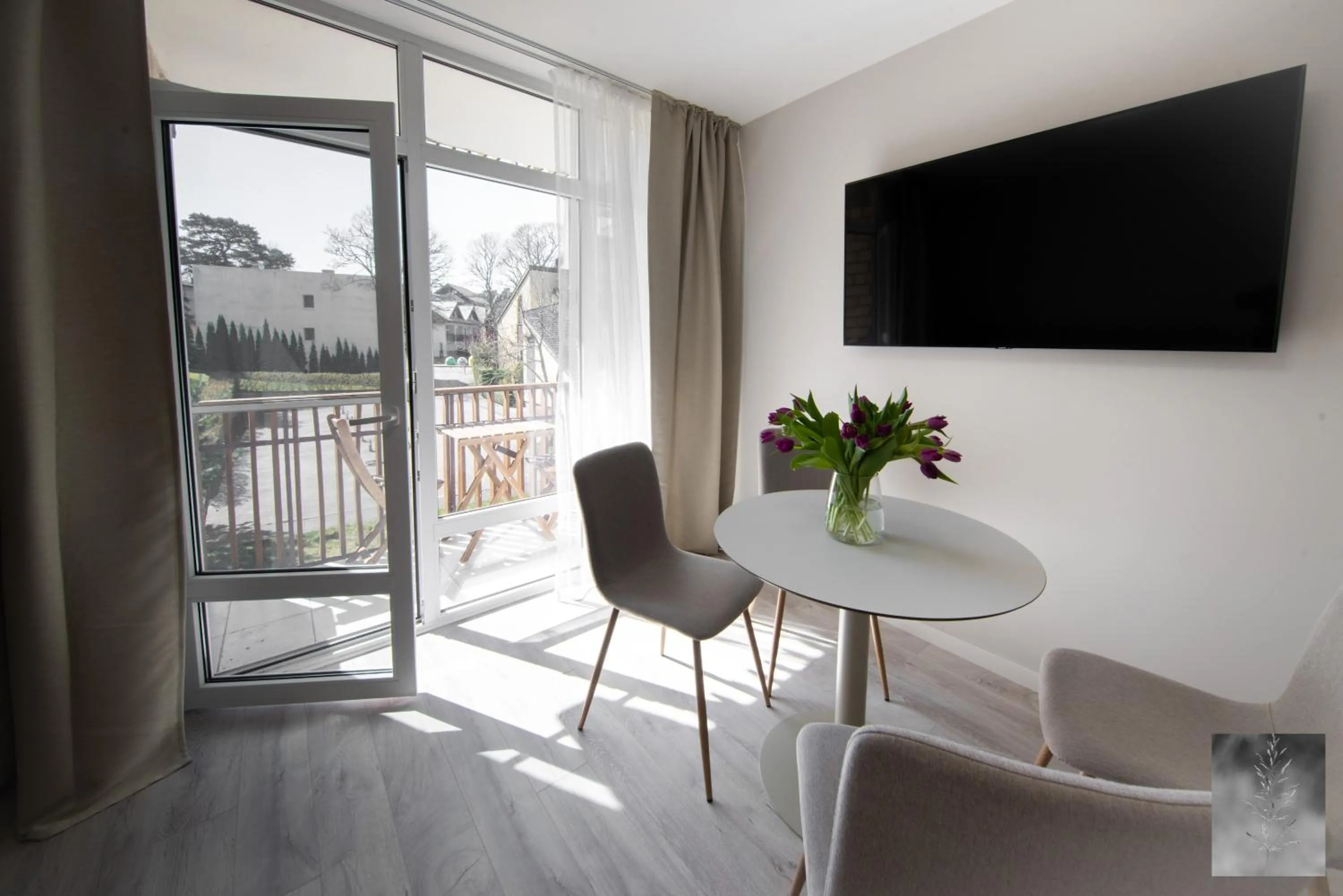 Communal lounge/ TV room in COME2rest - Smilga