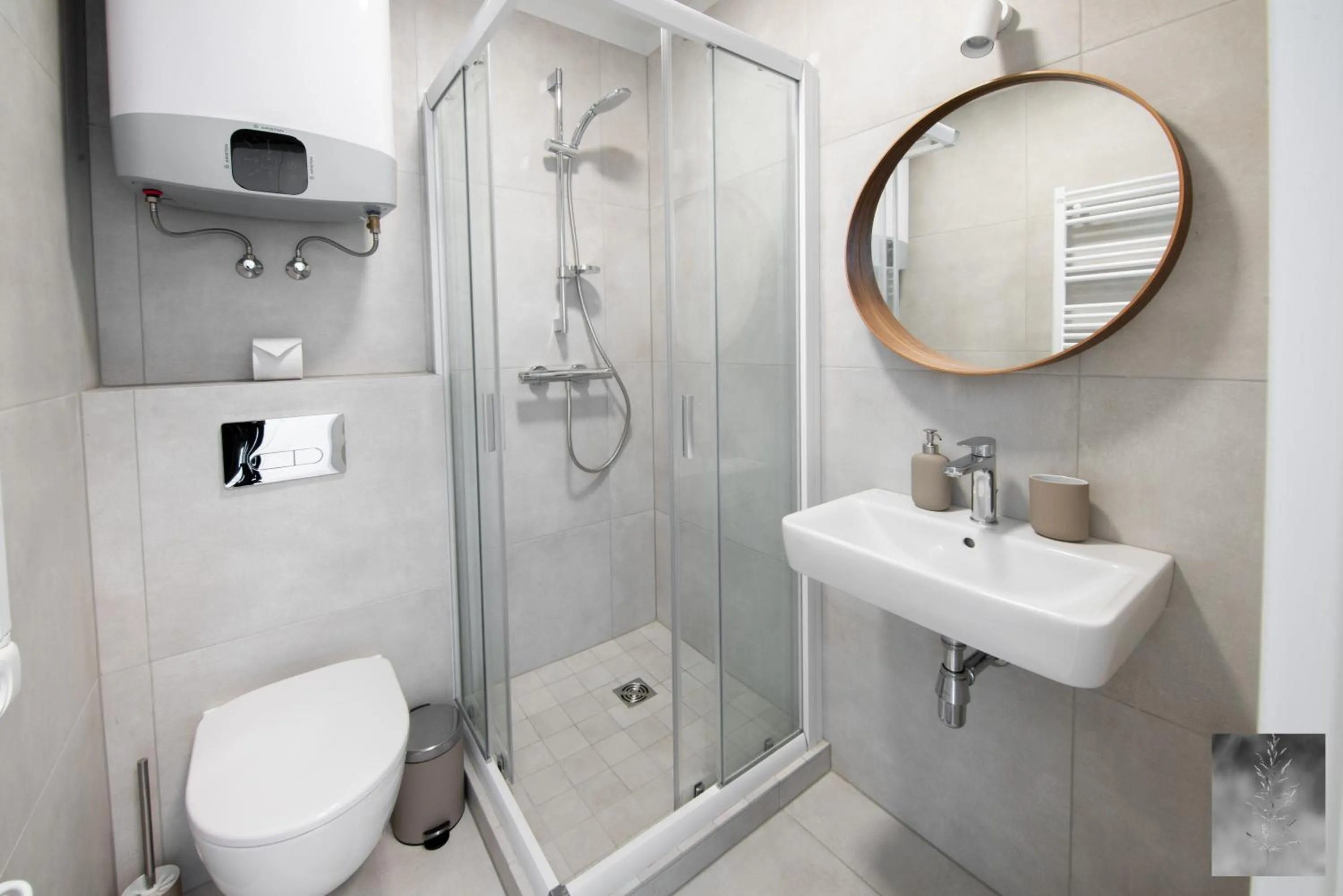 Shower in COME2rest - Smilga