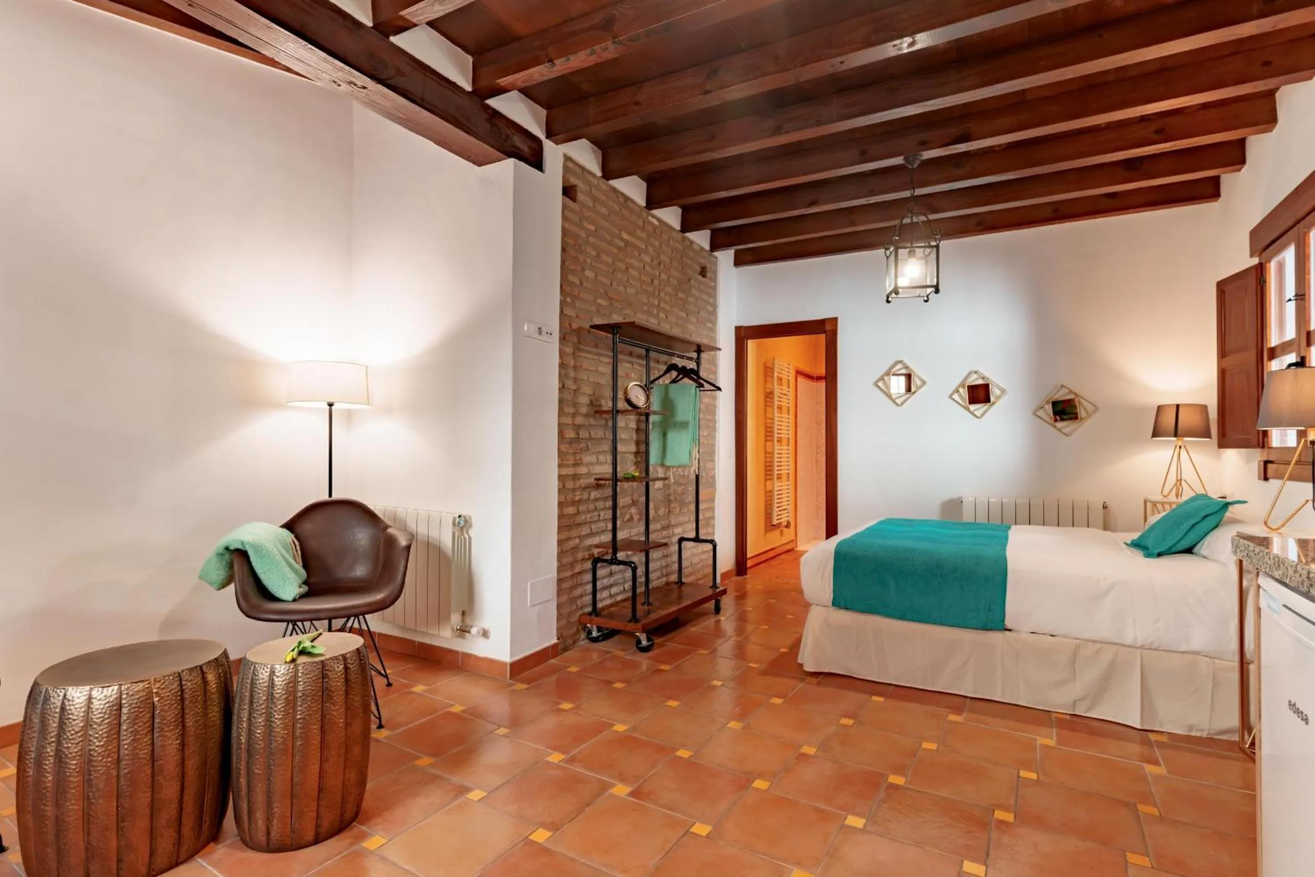 Photo of the whole room, Bed in SUITES CASA DE LAS COLUMNAS