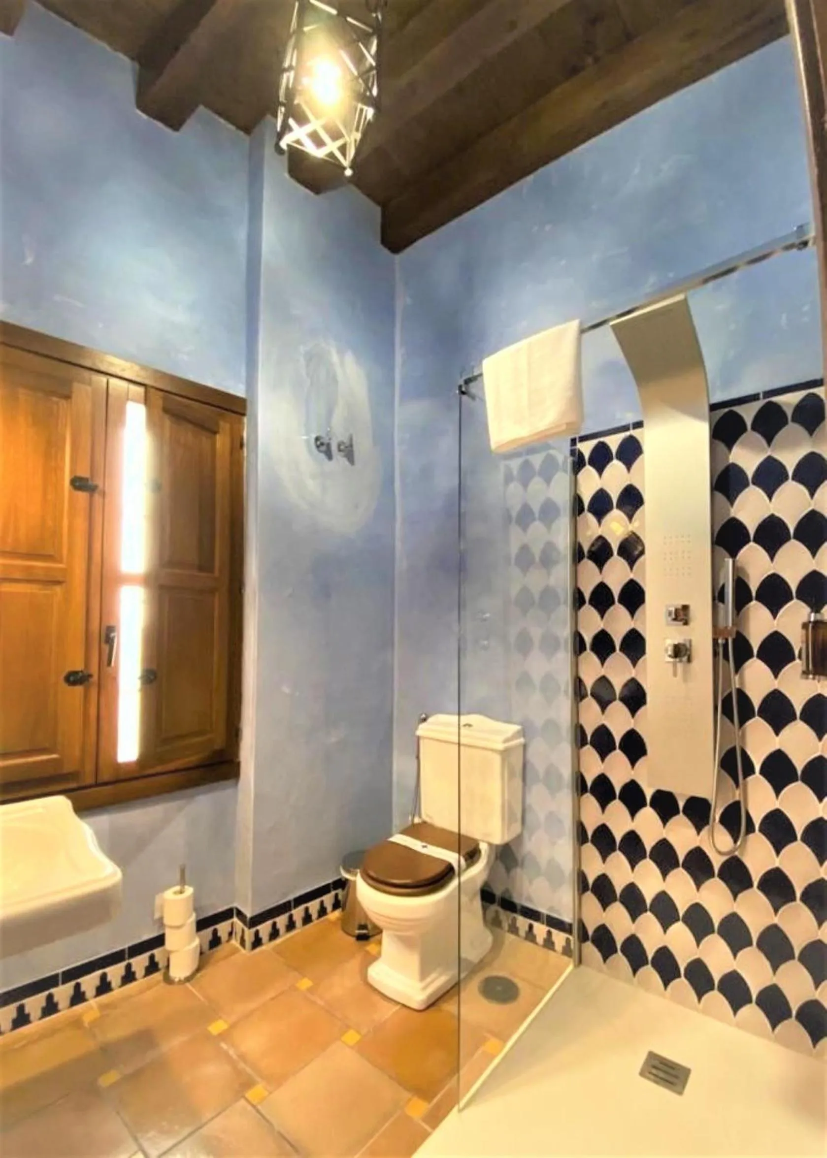 Toilet in SUITES CASA DE LAS COLUMNAS