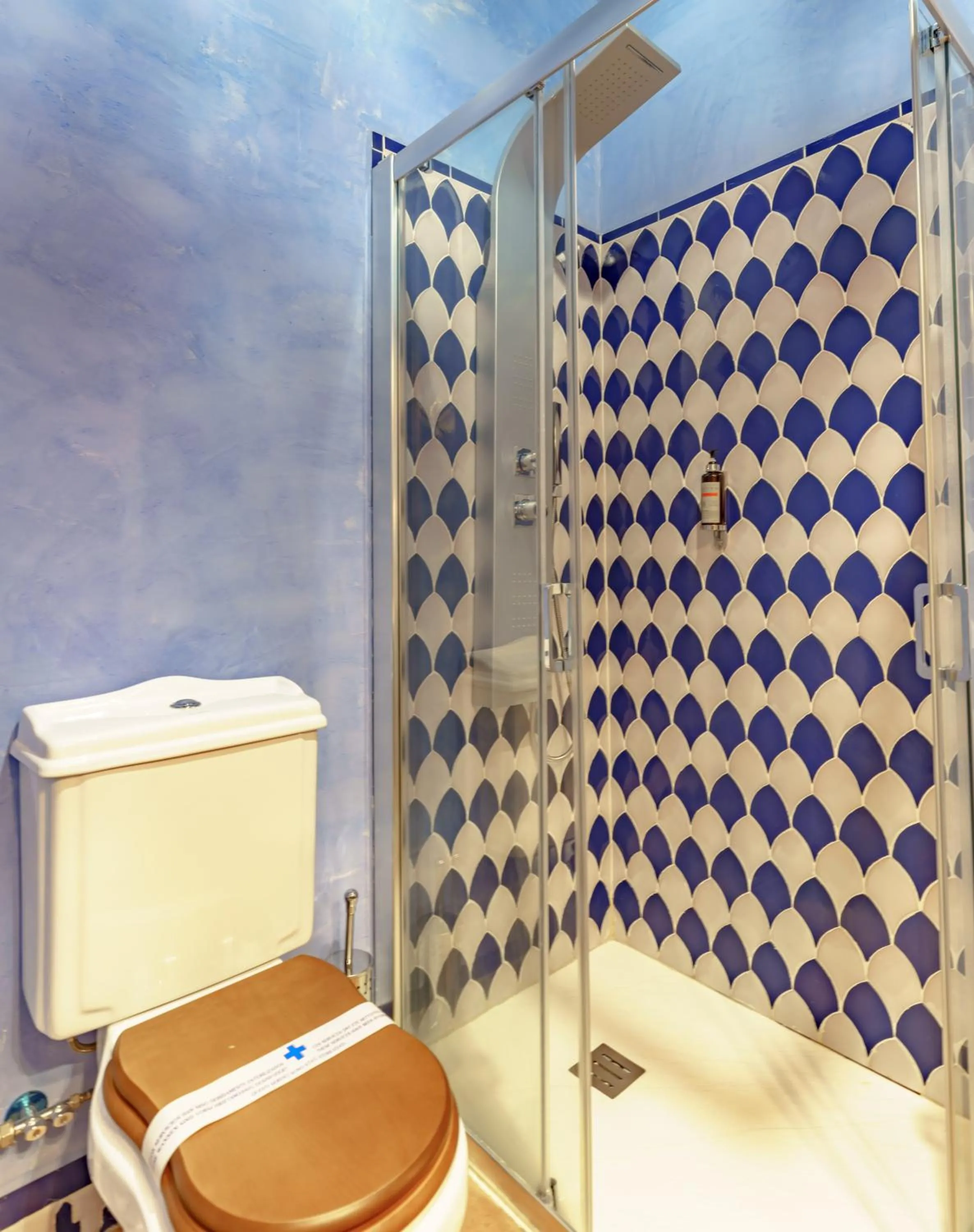 Toilet in SUITES CASA DE LAS COLUMNAS