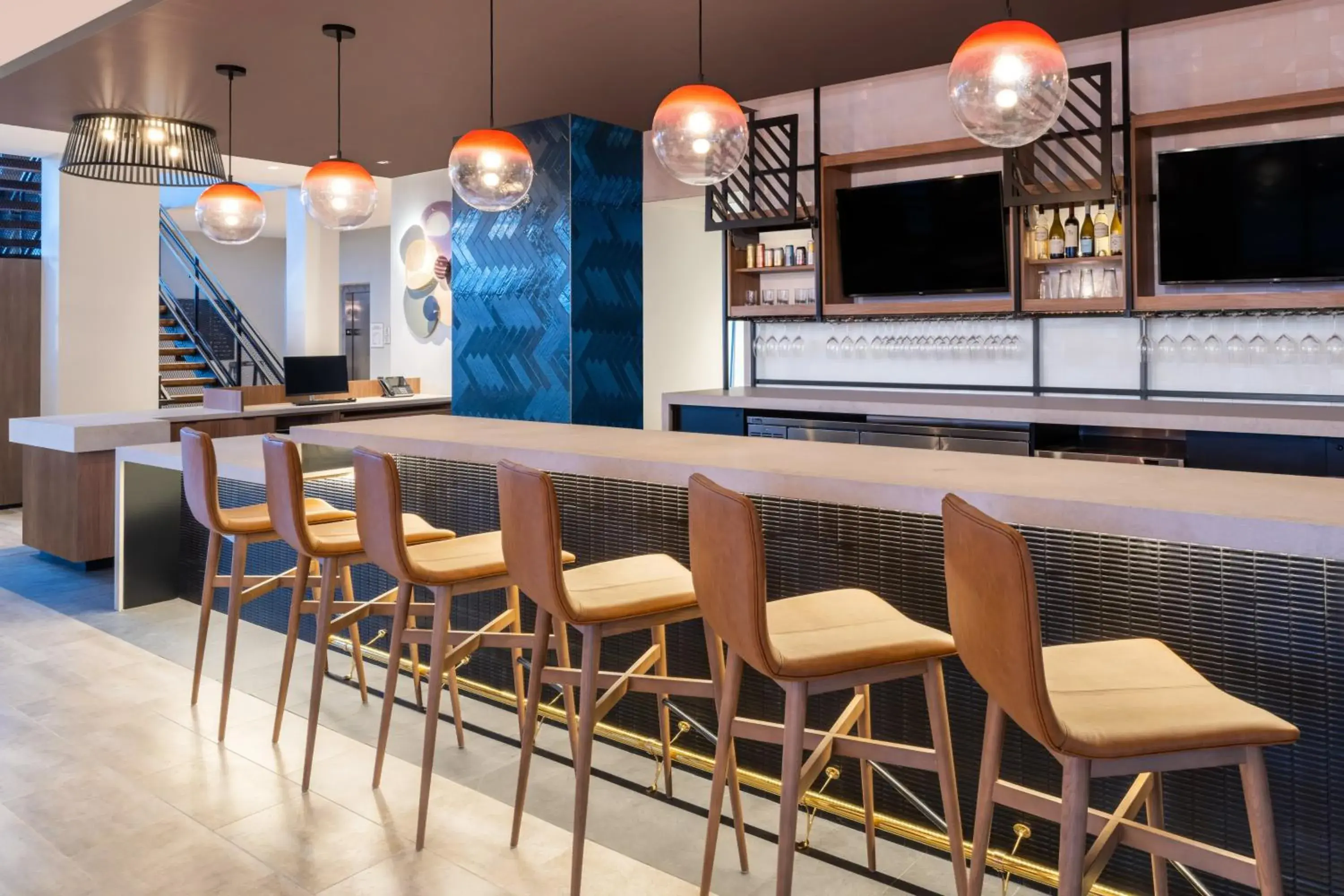 Lounge or bar in Atwell Suites - DENVER AIRPORT TOWER ROAD by IHG Lounge or bar in Atwell Suites - DENVER AIRPORT TOWER ROAD by IHG