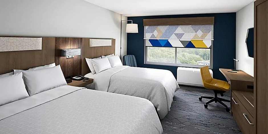 Bed in Holiday Inn Express - South Haven by IHG