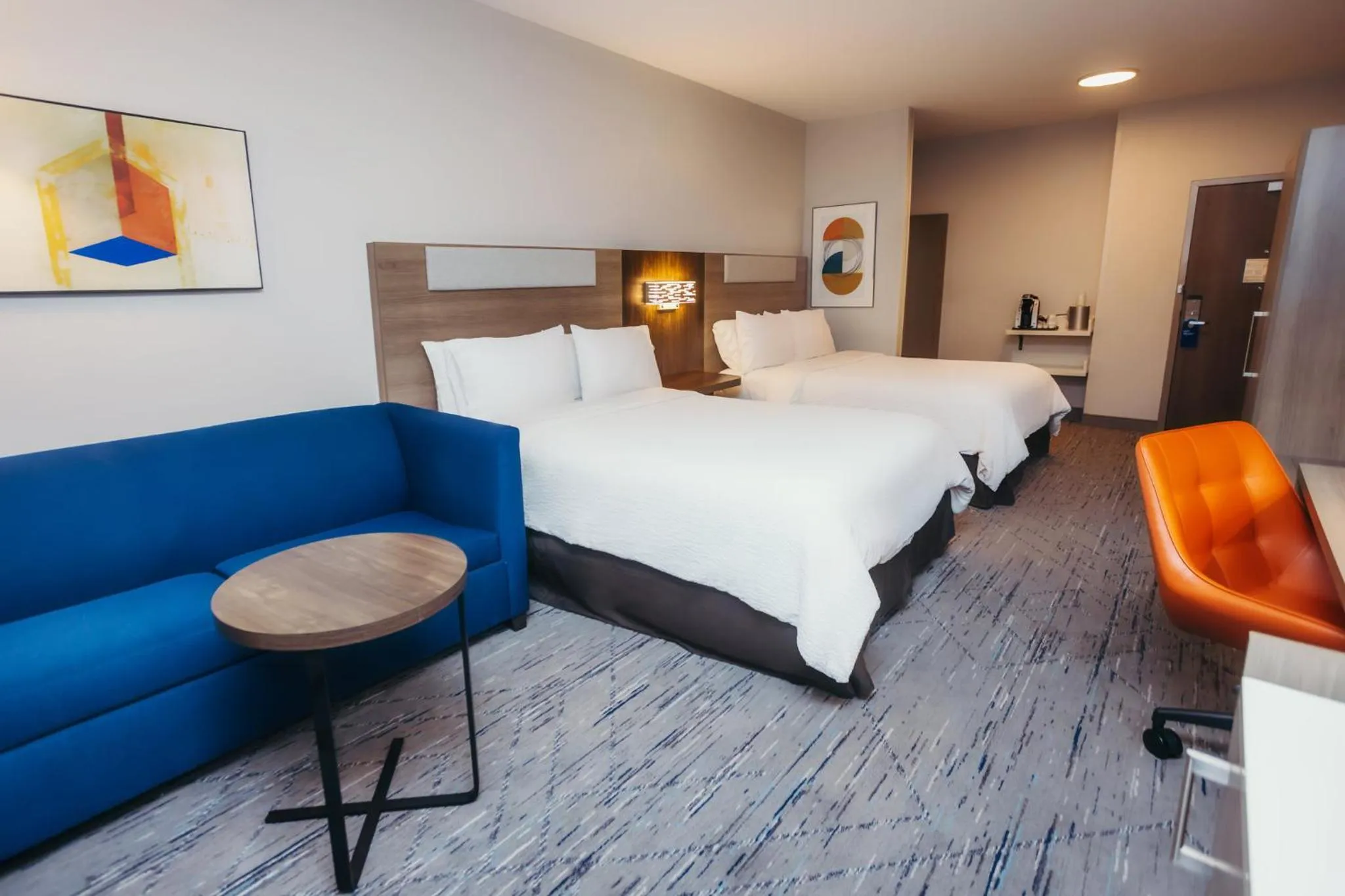Photo of the whole room, Bed in Holiday Inn Express - Des Moines - Ankeny by IHG