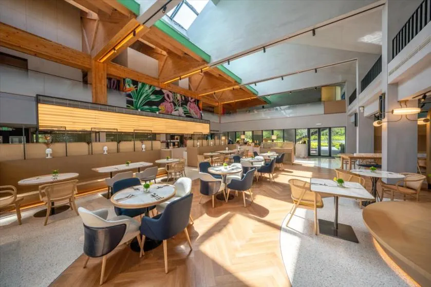 Restaurant/places to eat in voco Nanjing Garden Expo by IHG