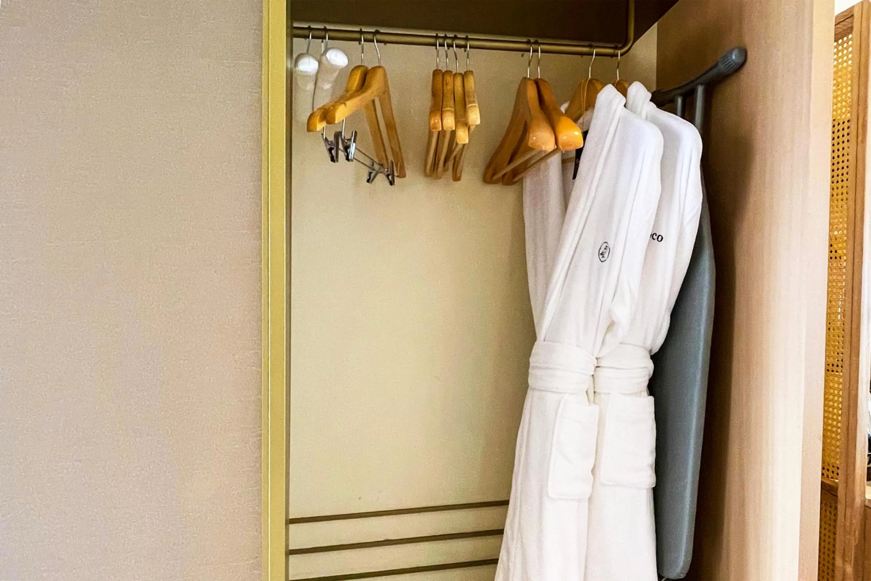 Bedroom in voco Nanjing Garden Expo by IHG