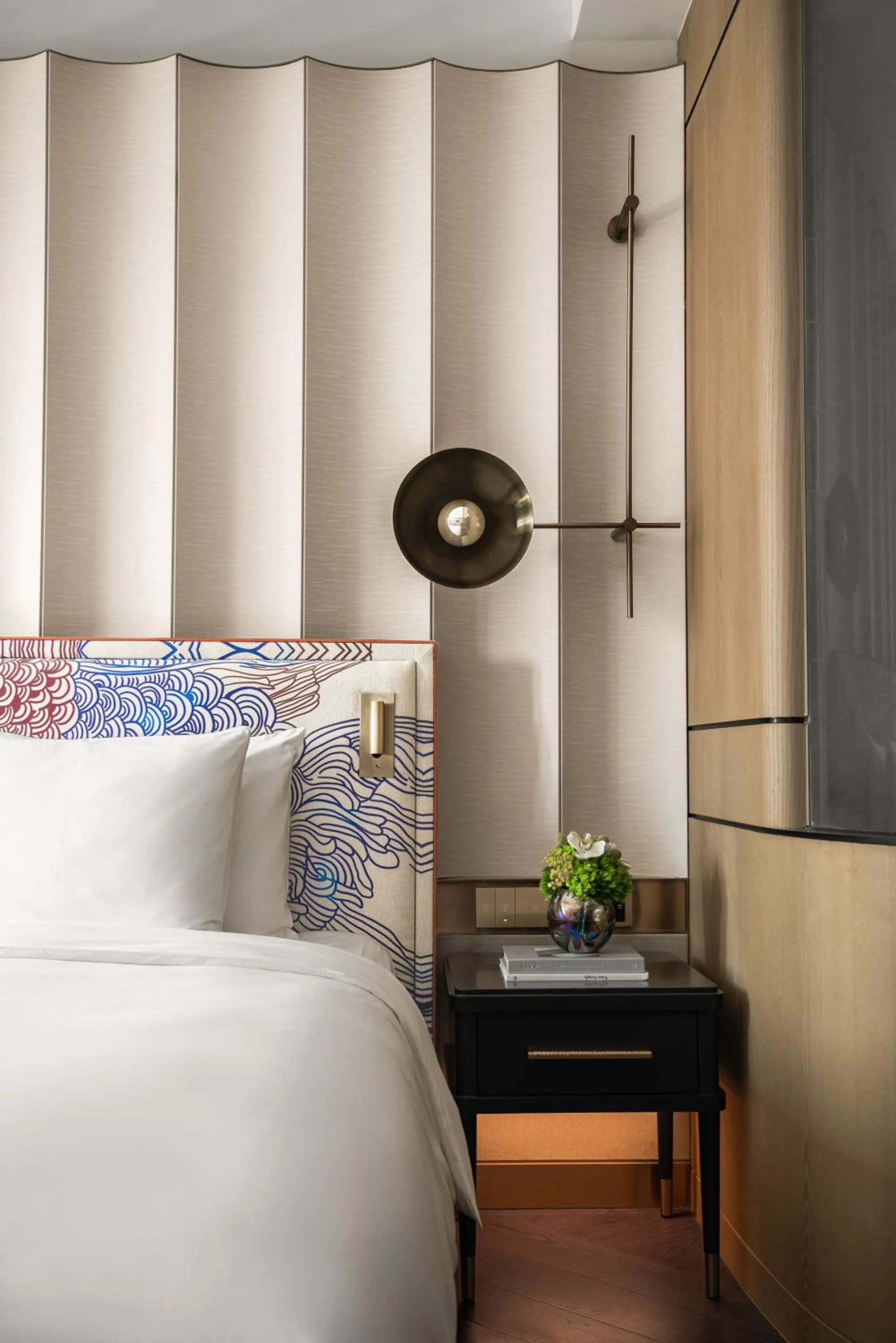 Photo of the whole room, Bed in Hotel Indigo Xiamen Haicang by IHG