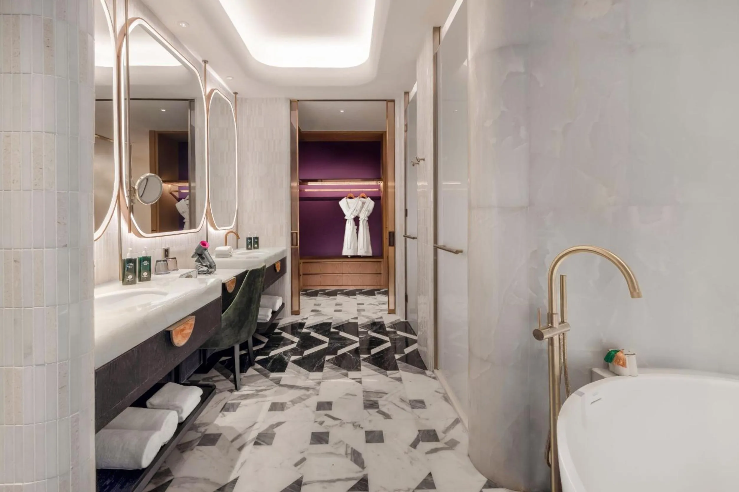 Toilet in Hotel Indigo Xiamen Haicang by IHG