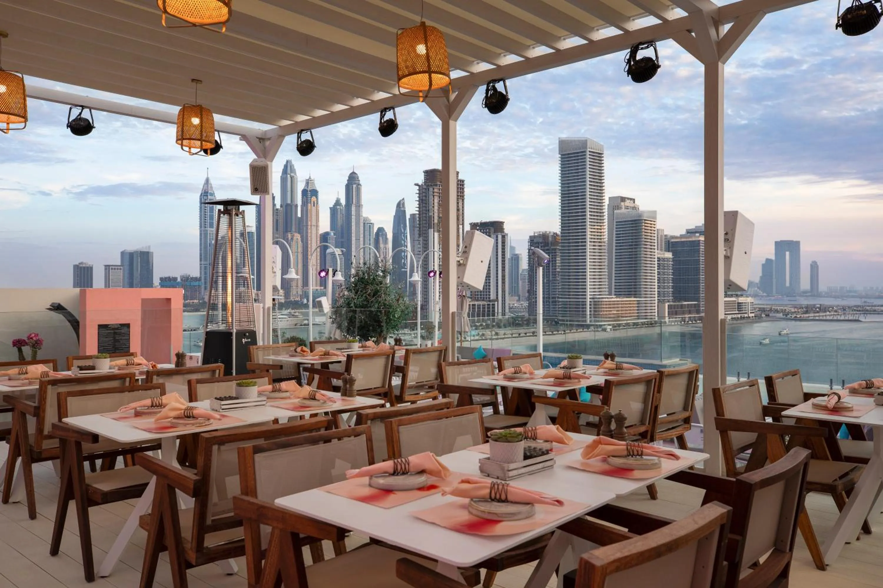 Restaurant/places to eat in voco Dubai The Palm by IHG