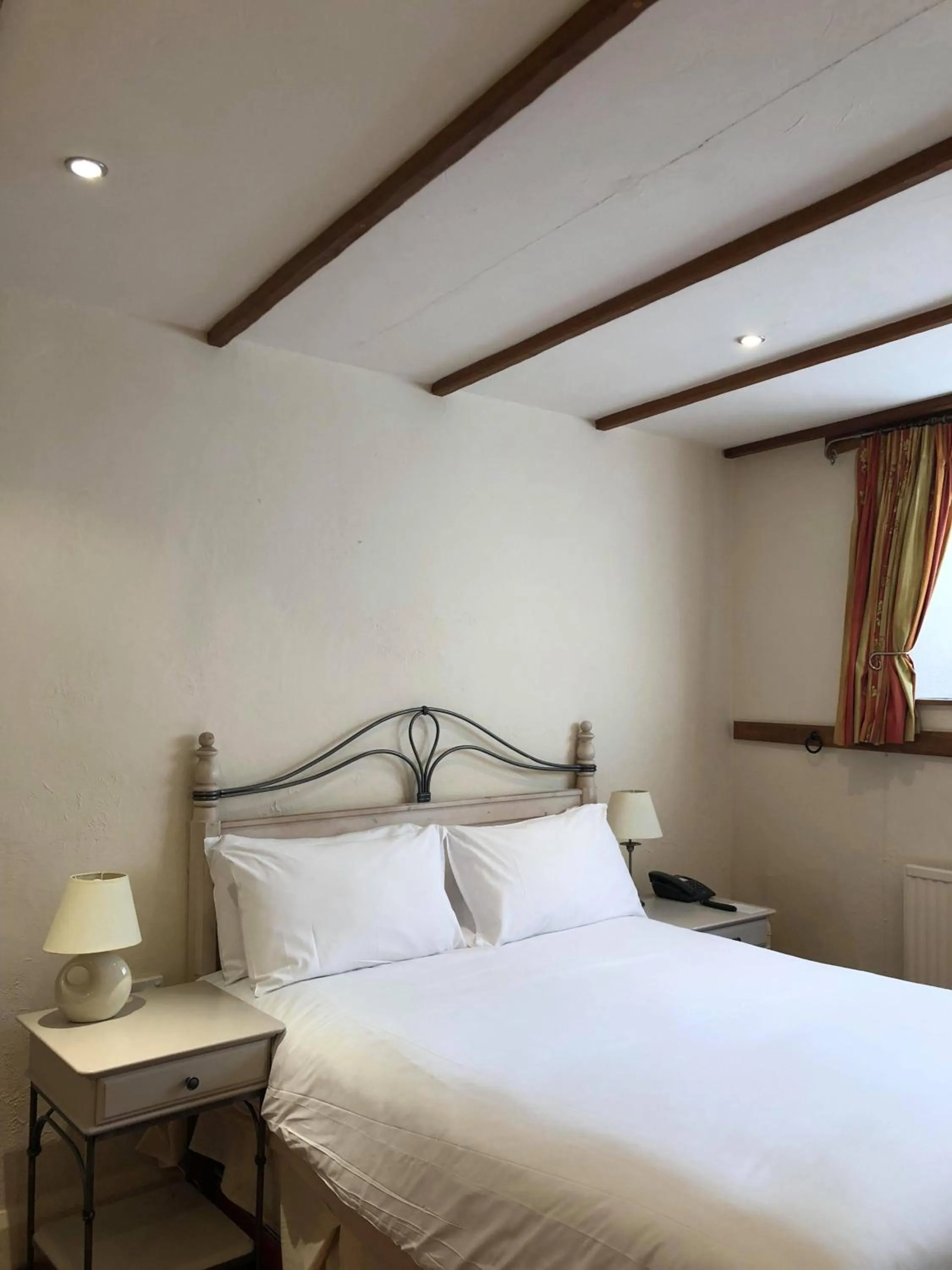 Bed in Jersey Arms Hotel Bicester