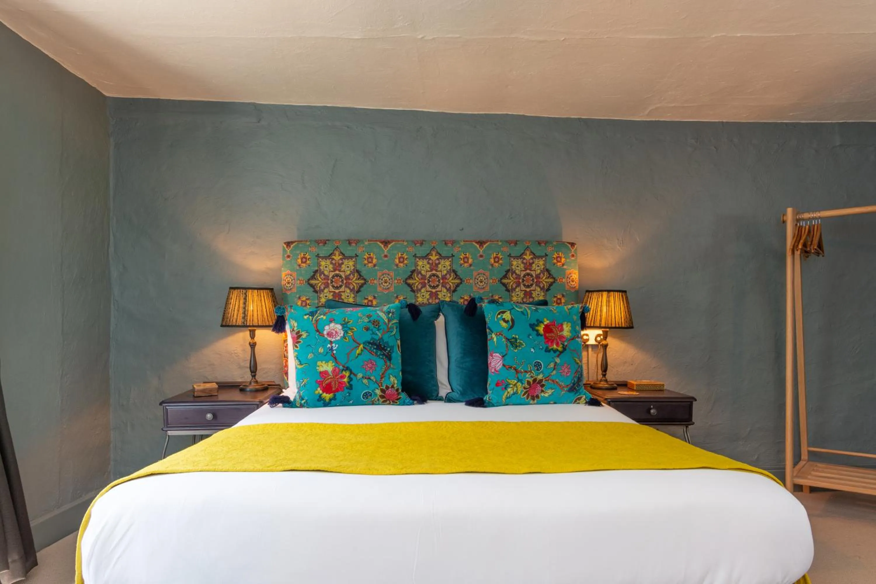 Bed in Jersey Arms Hotel Bicester