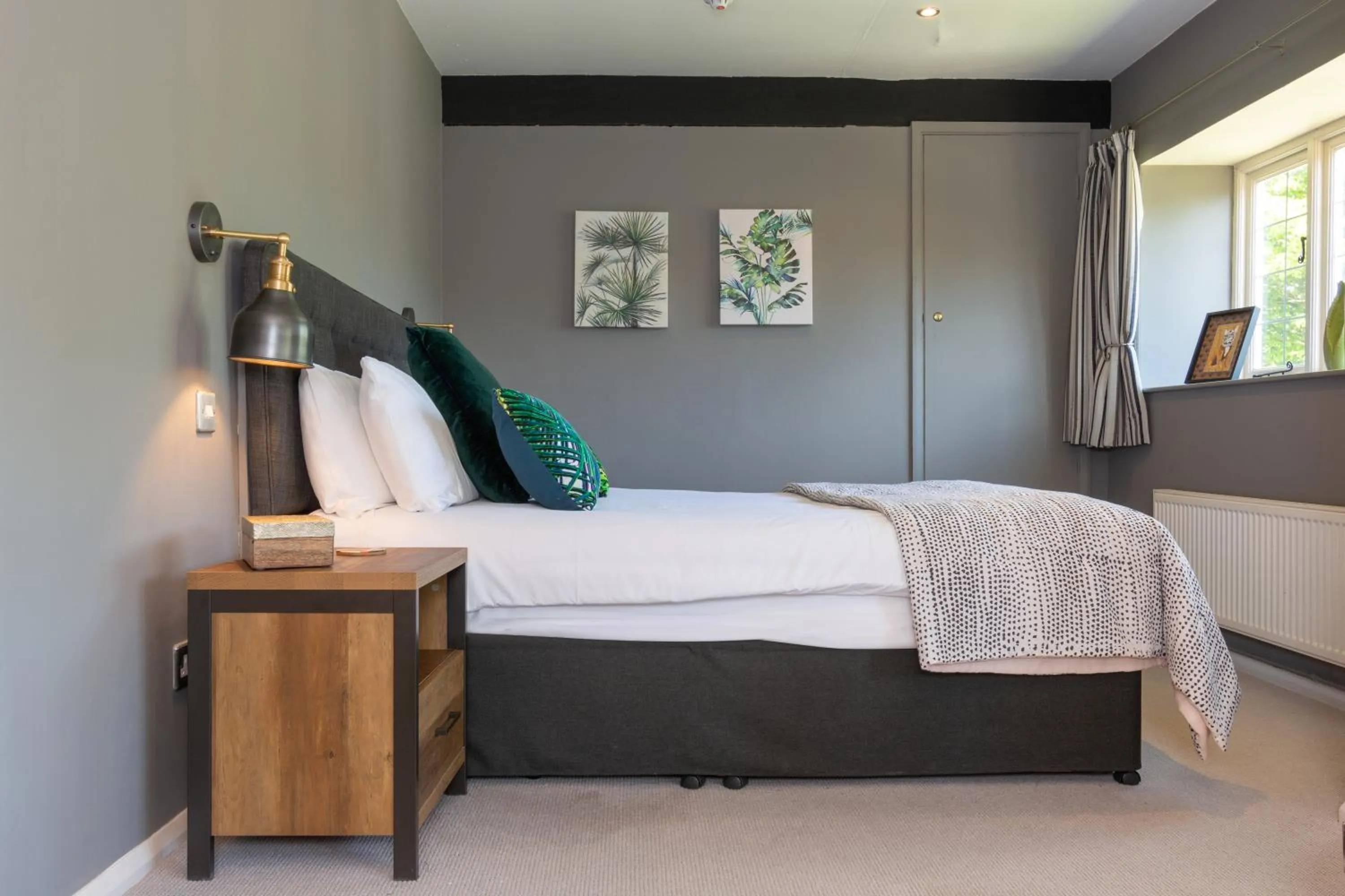 Bed in Jersey Arms Hotel Bicester