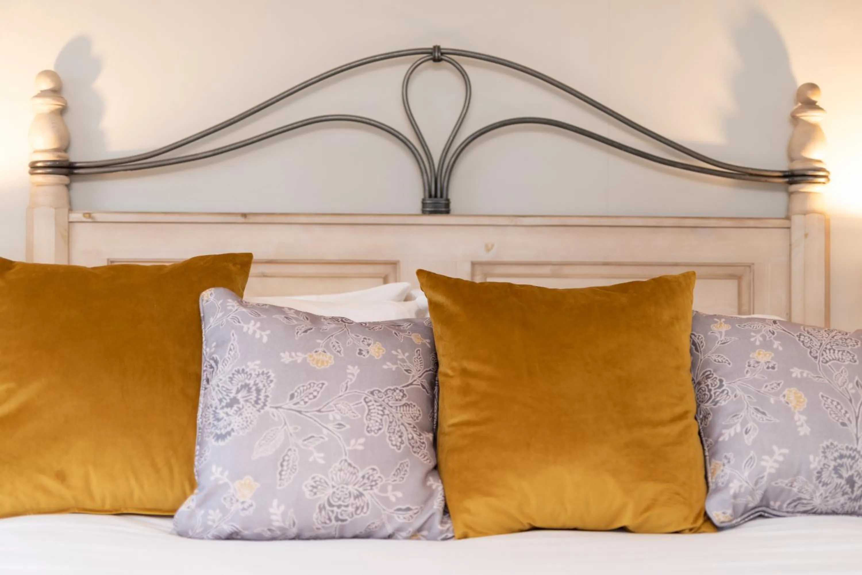 Bed in Jersey Arms Hotel Bicester