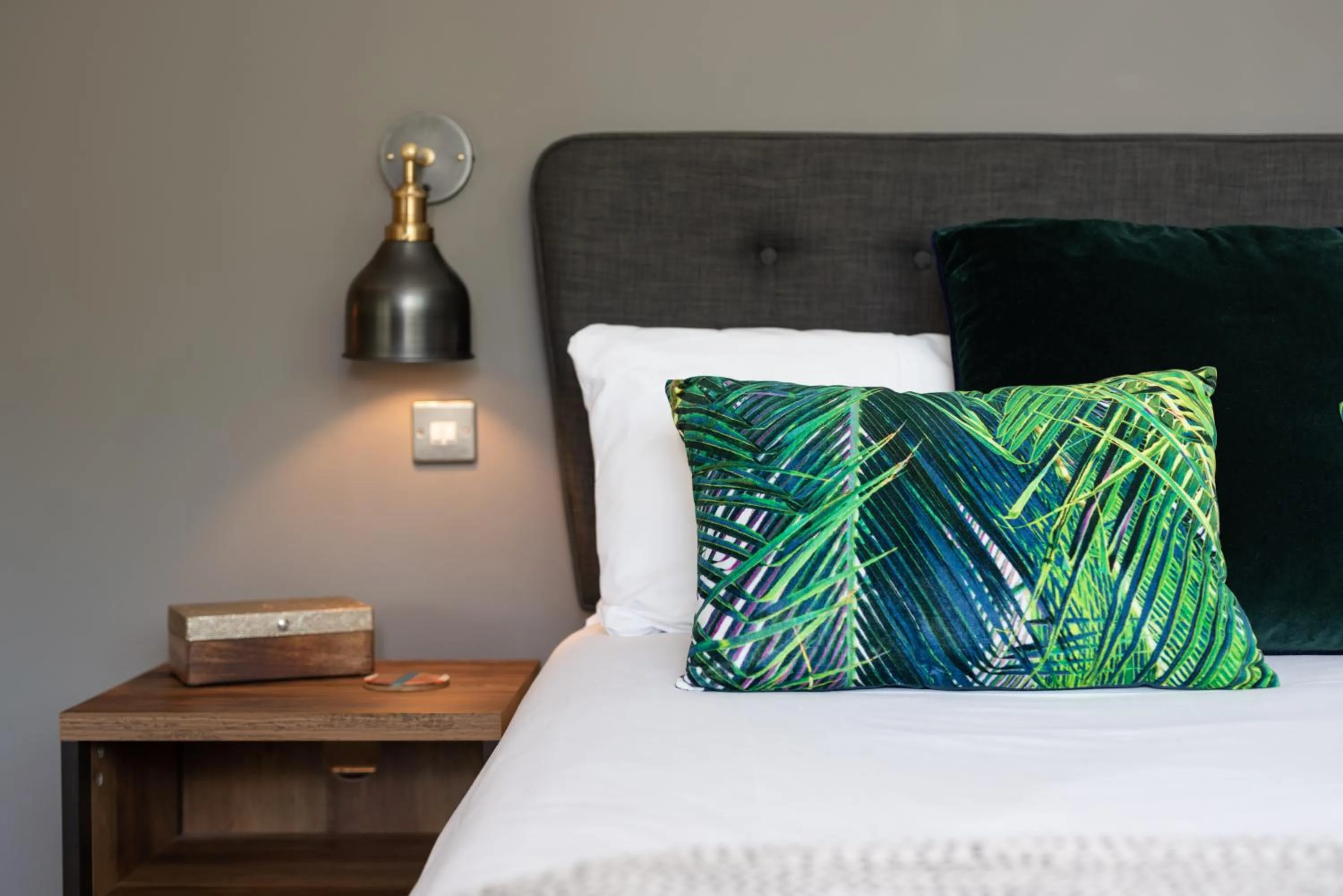 Bed in Jersey Arms Hotel Bicester