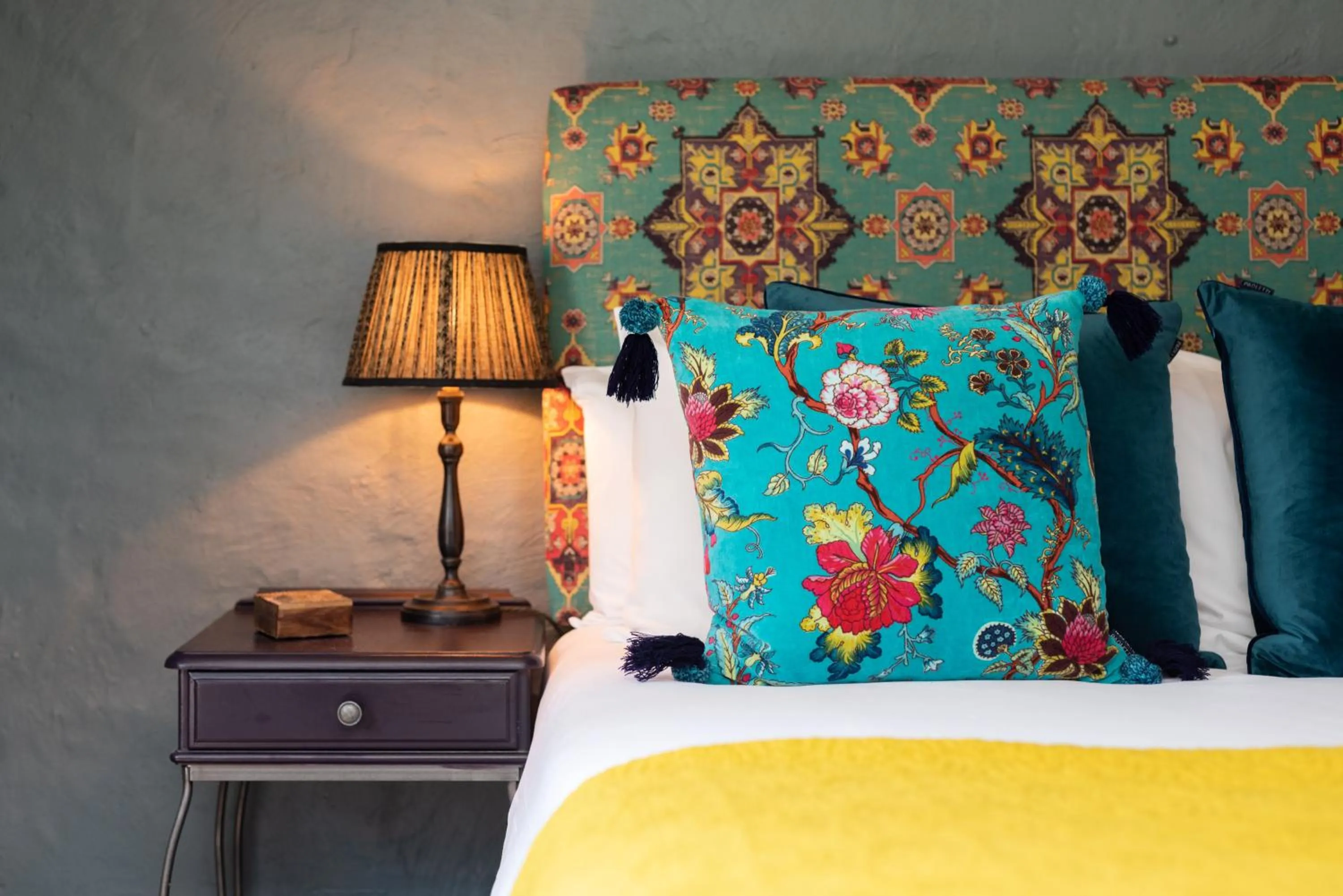 Bed in Jersey Arms Hotel Bicester