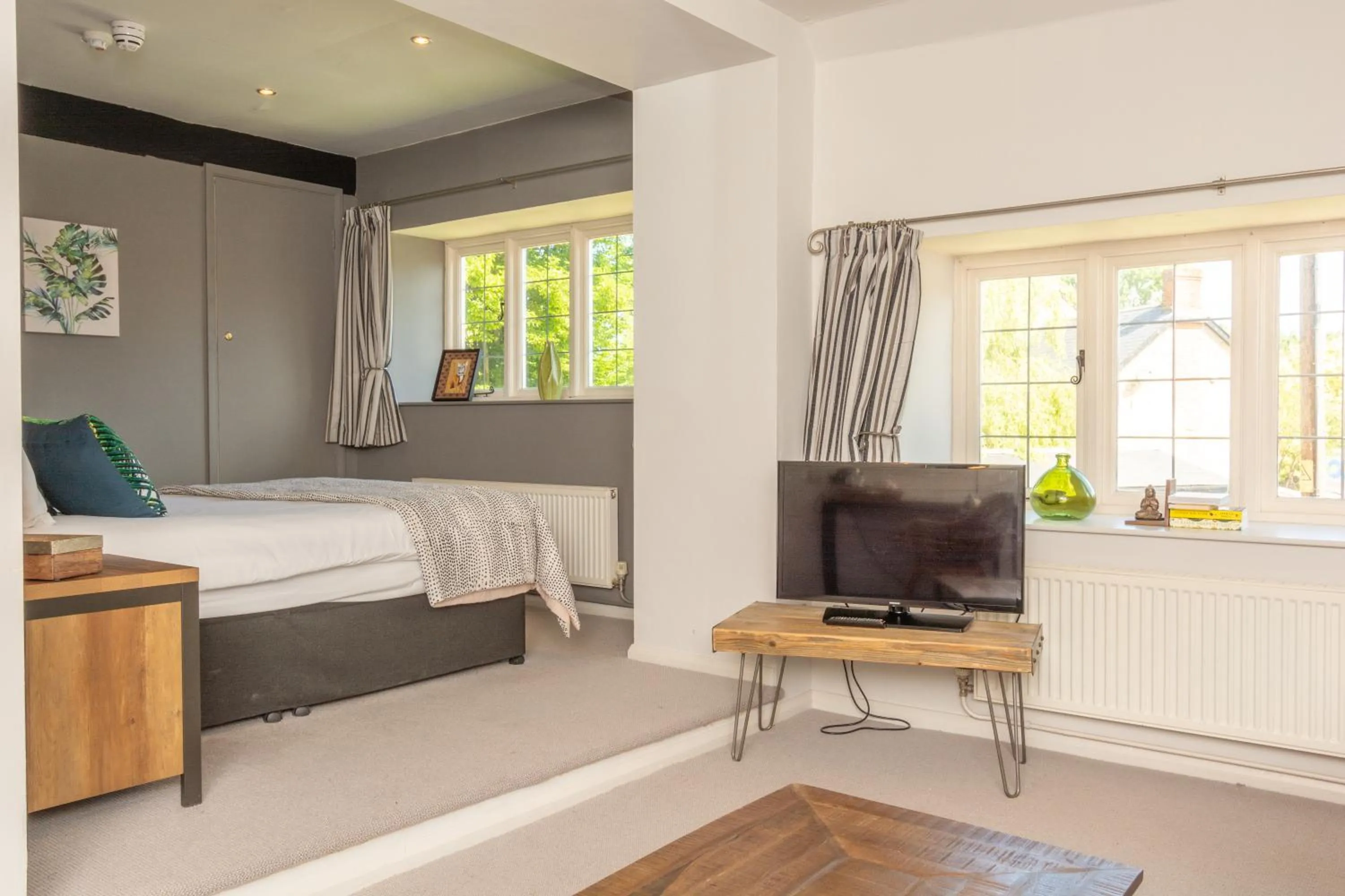 Bedroom, Bed in Jersey Arms Hotel Bicester