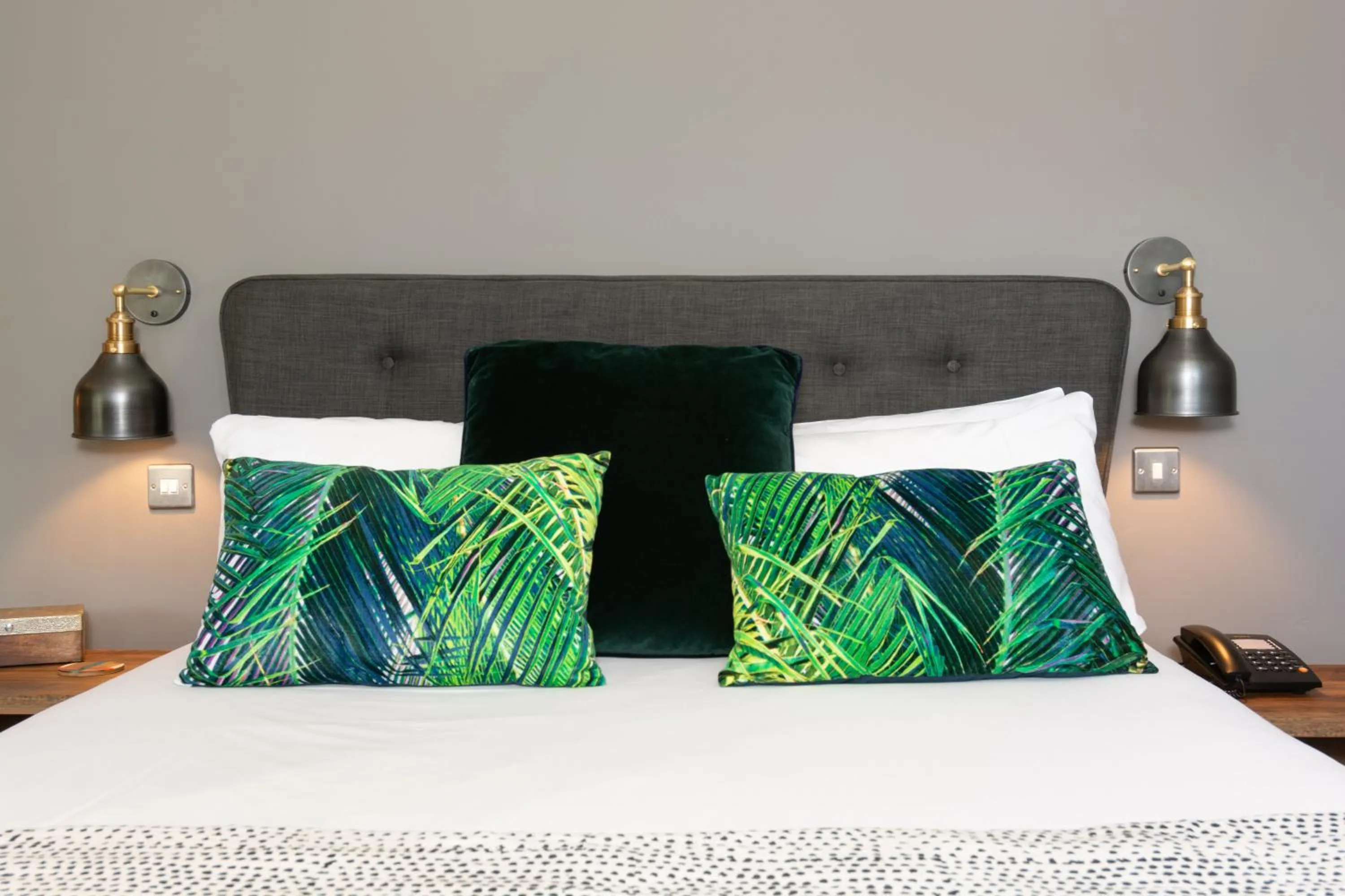 Bed in Jersey Arms Hotel Bicester