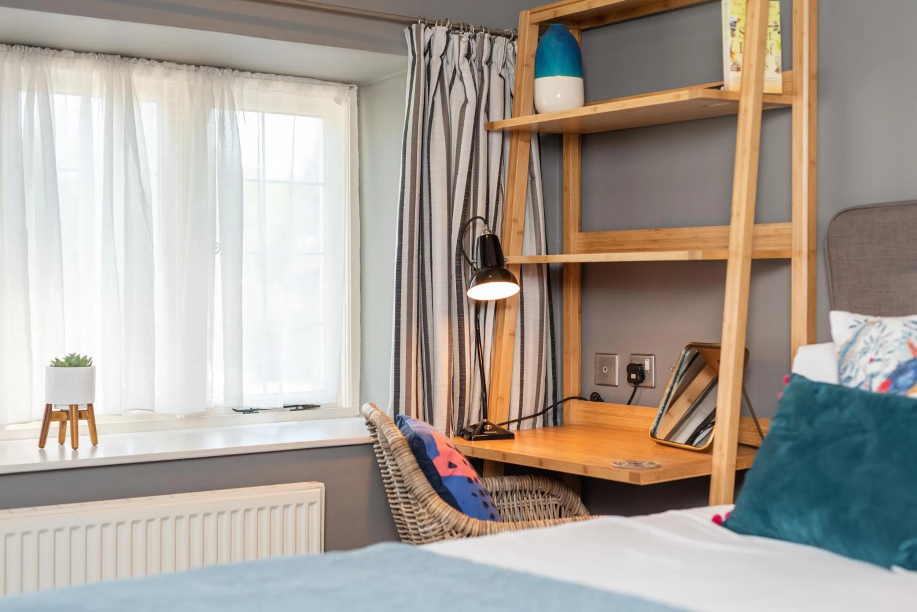 Seating area, Bed in Jersey Arms Hotel Bicester