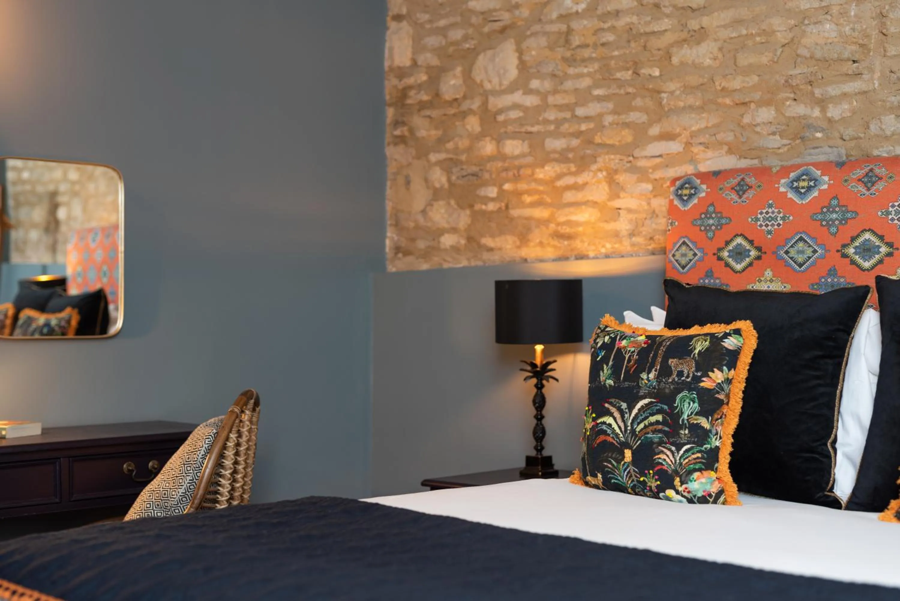 Bed in Jersey Arms Hotel Bicester