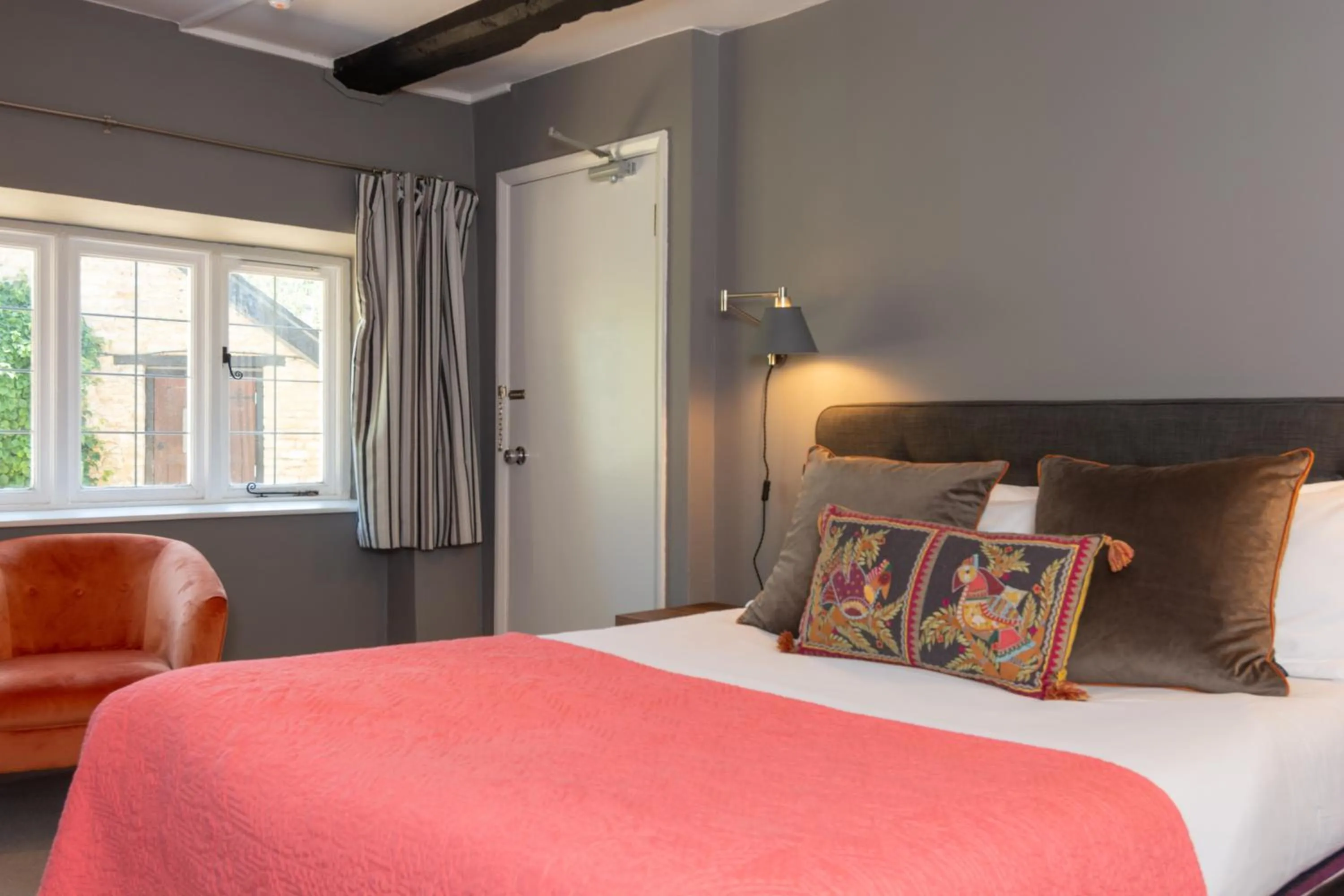 Bed in Jersey Arms Hotel Bicester