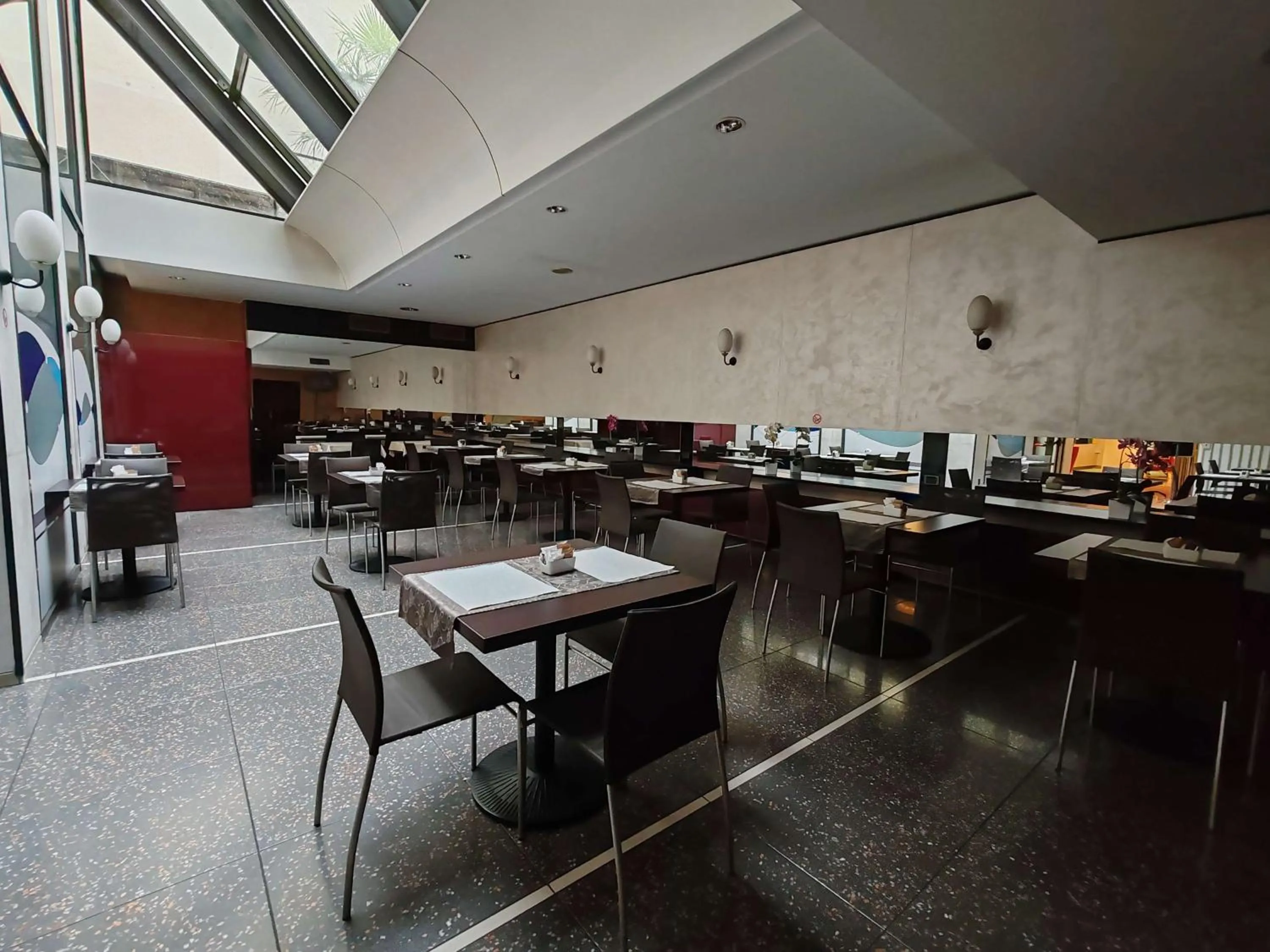 Breakfast in Sure Hotel by Best Western Turin City Centre