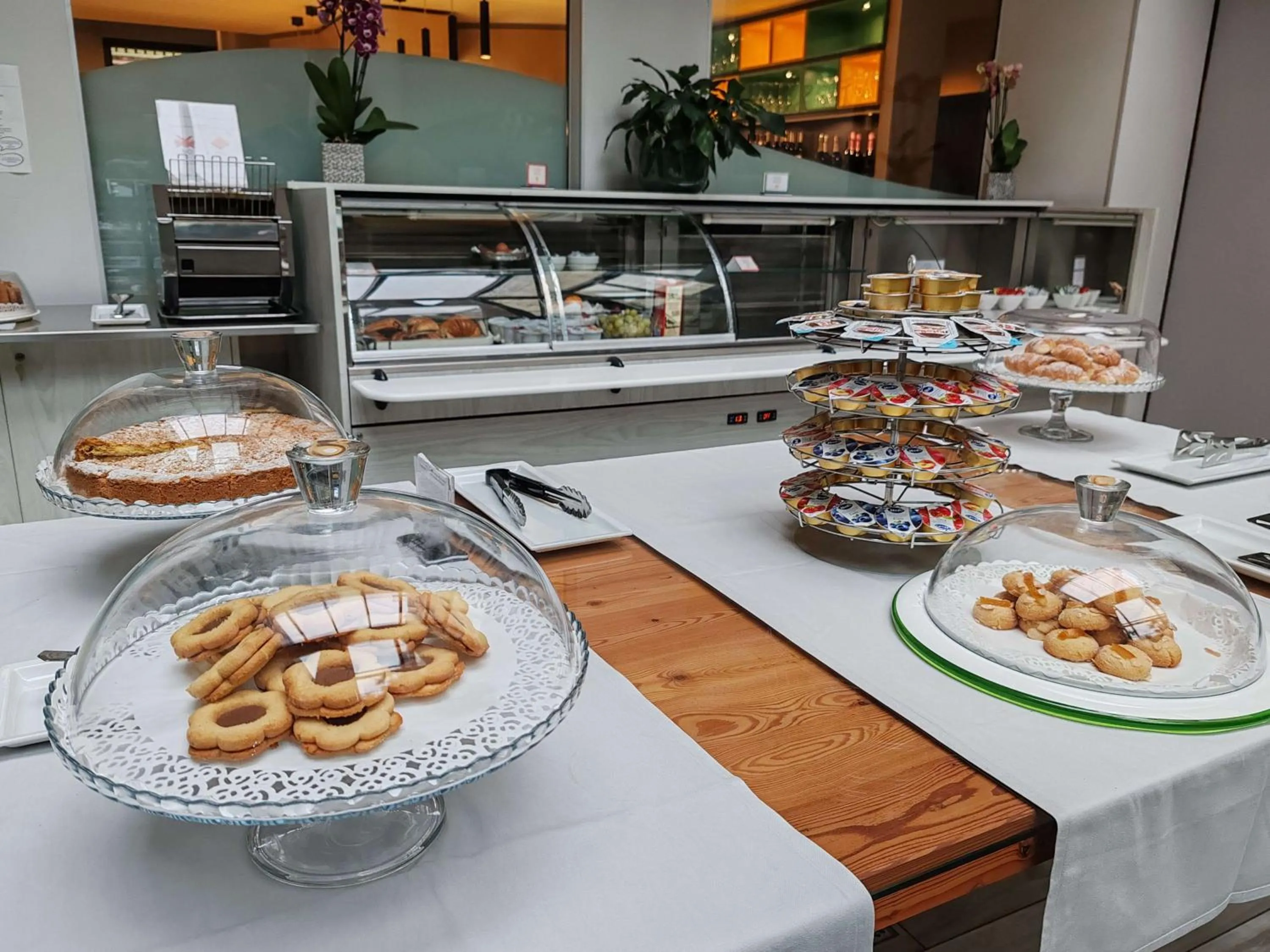 Breakfast in Sure Hotel by Best Western Turin City Centre