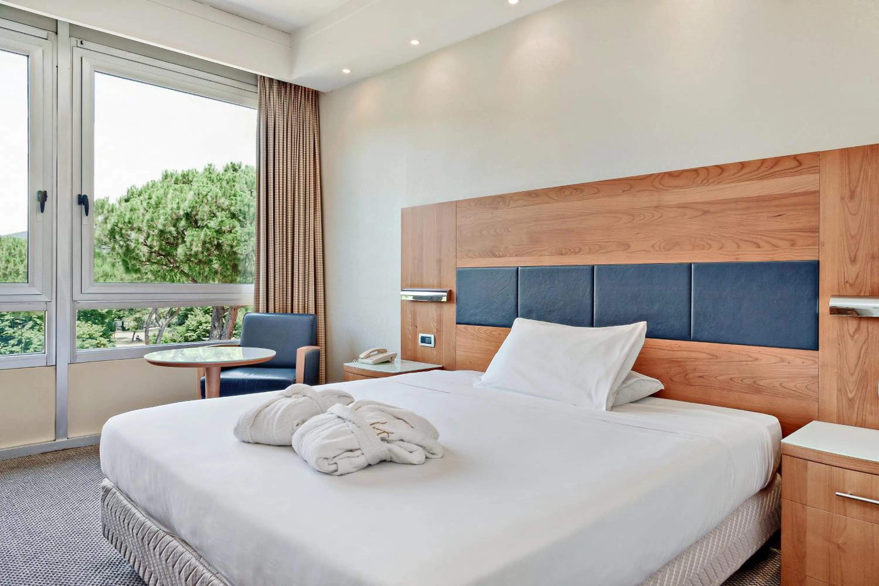 Photo of the whole room, Bed in Italiana Hotels Florence